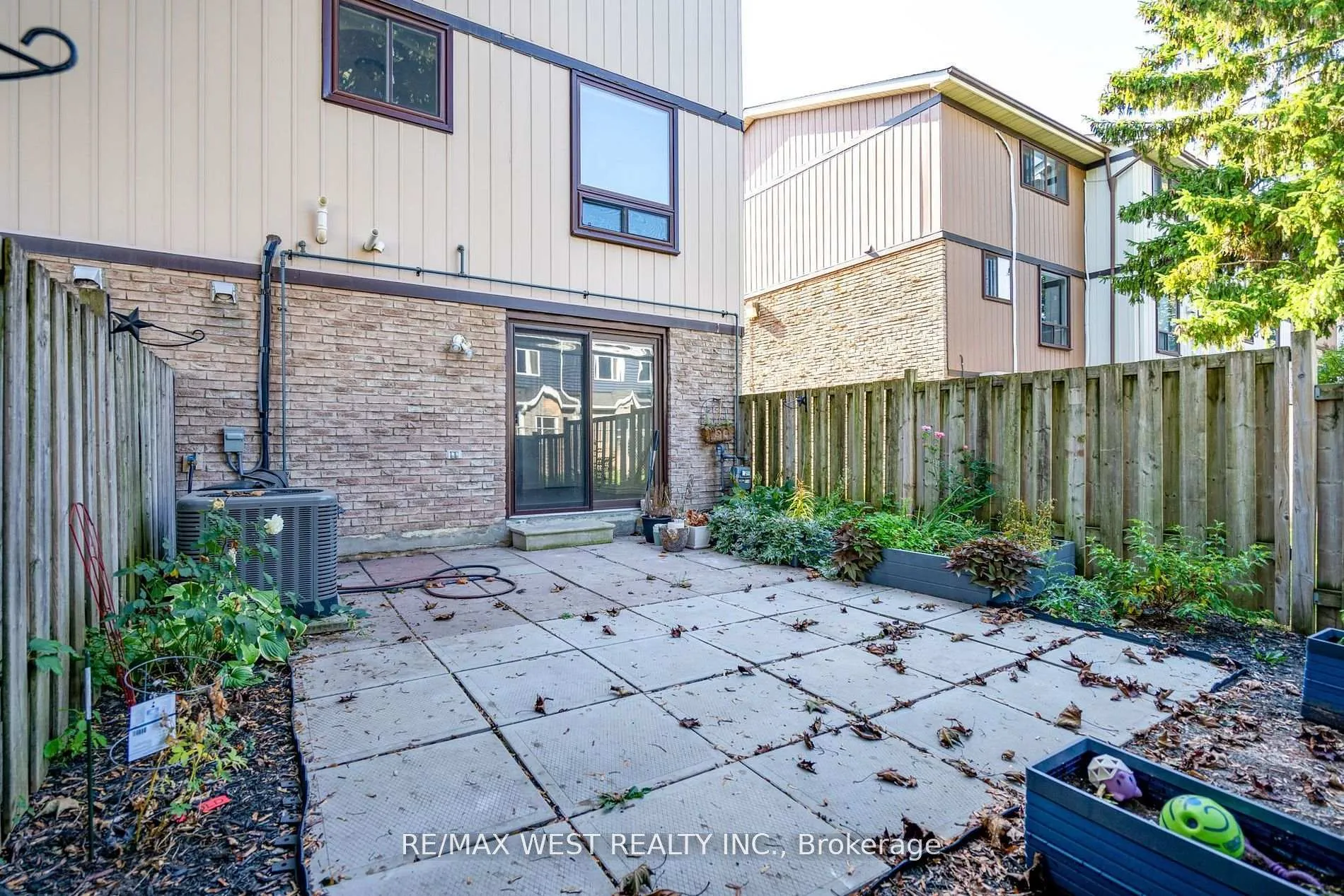 Photo 28 of Unit 20, 220 Ormond Drive, Oshawa, Samac — HOMEH