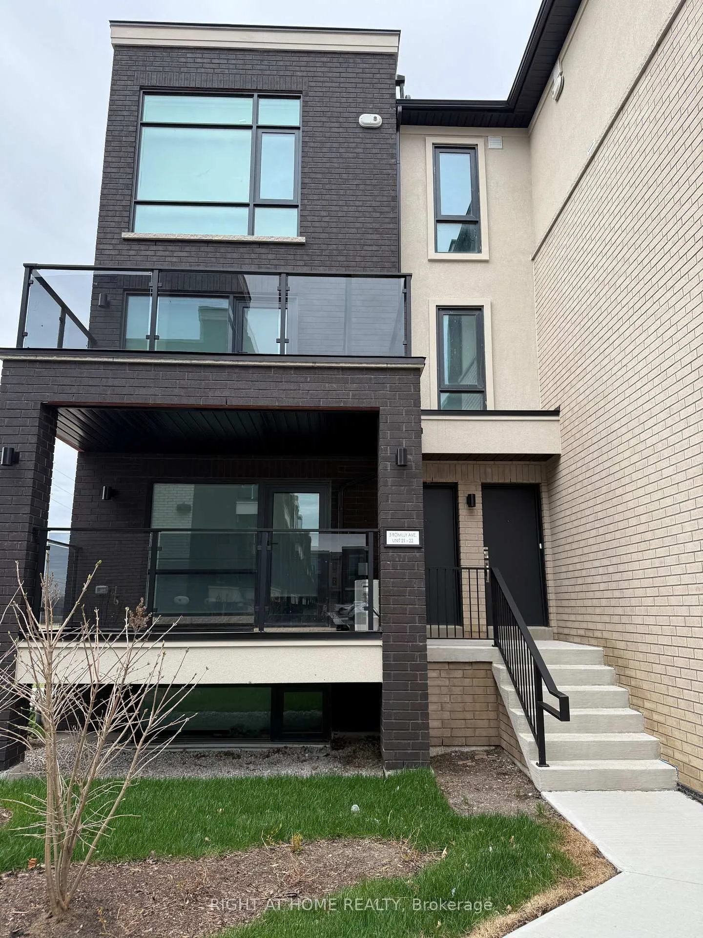 Front of Unit 22, 5 Romilly Avenue