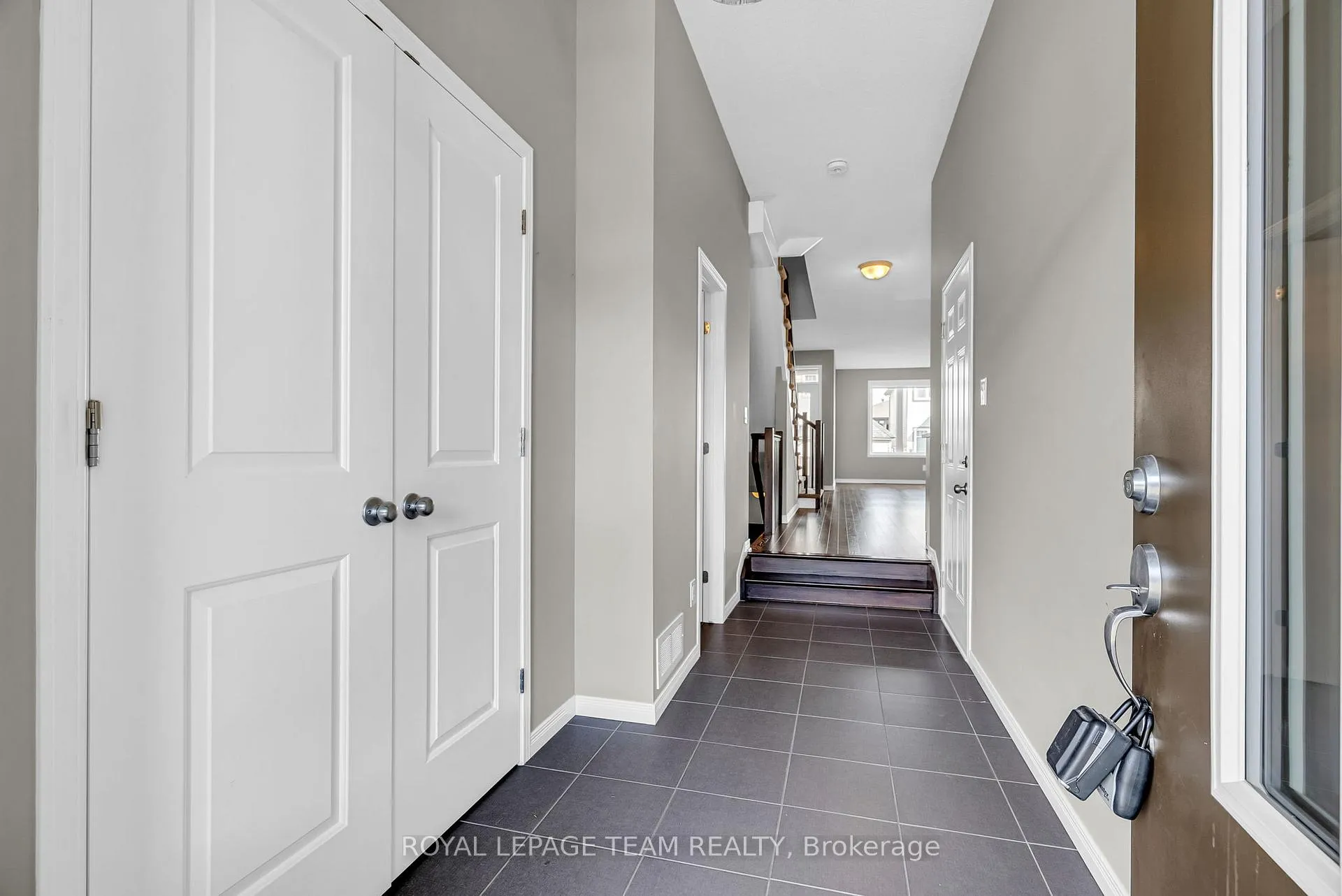 Photo 5 of 338 Nonius Street, Ottawa, Kanata - Emerald Meadows/Trailwest — HOMEH
