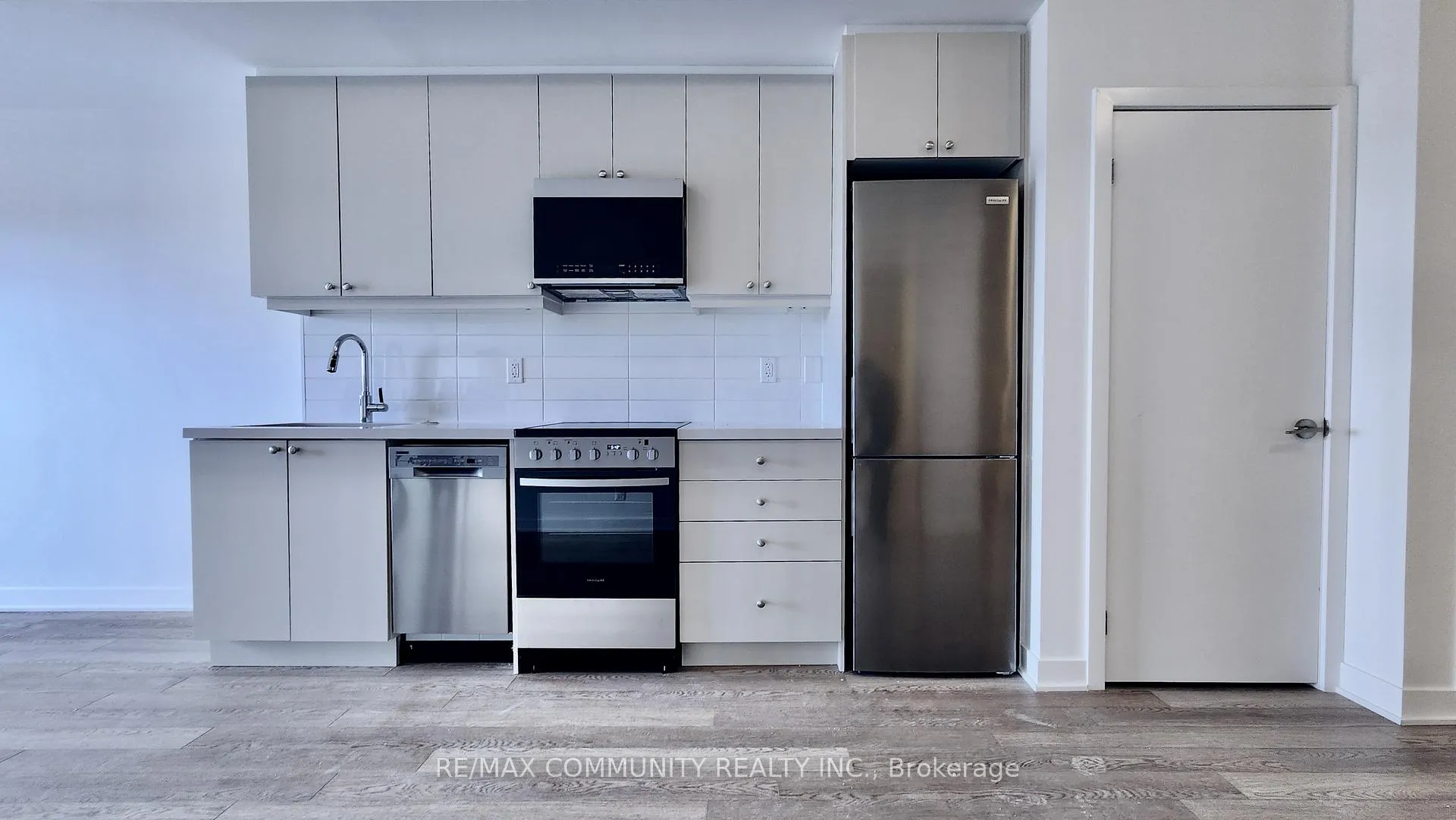 Photo 4 of Unit 704, 55 Clarington Boulevard, Clarington, Bowmanville — HOMEH
