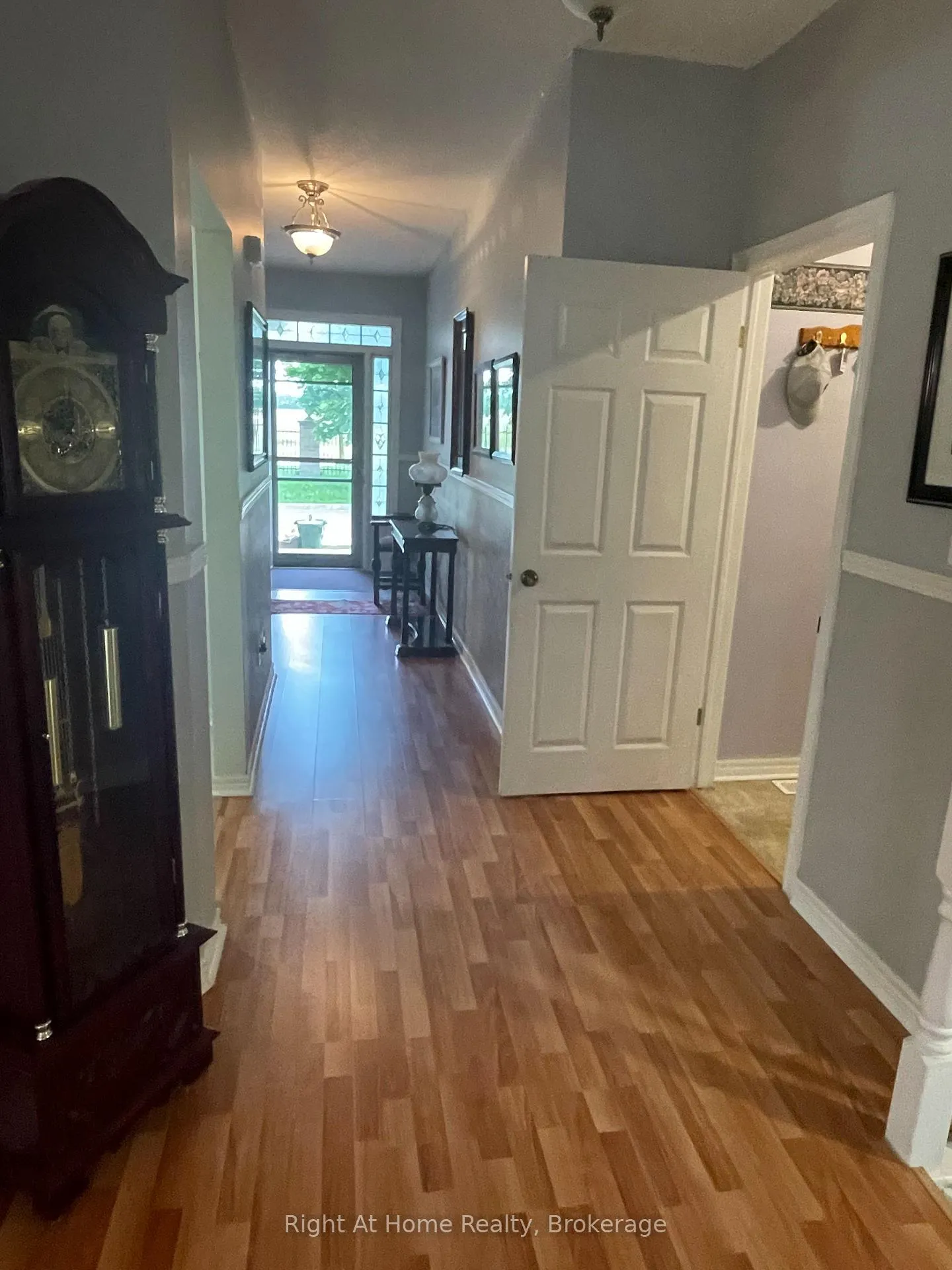 Photo 29 of 84 Greentrail Drive W, Hamilton, Mount Hope — HOMEH