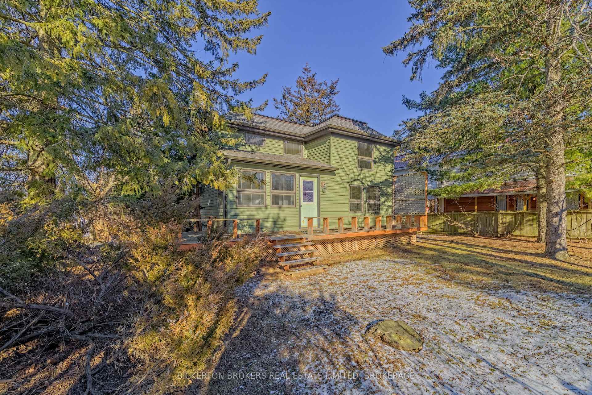 Photo 1 of 160 Georgiana Street, Gananoque — HOMEH
