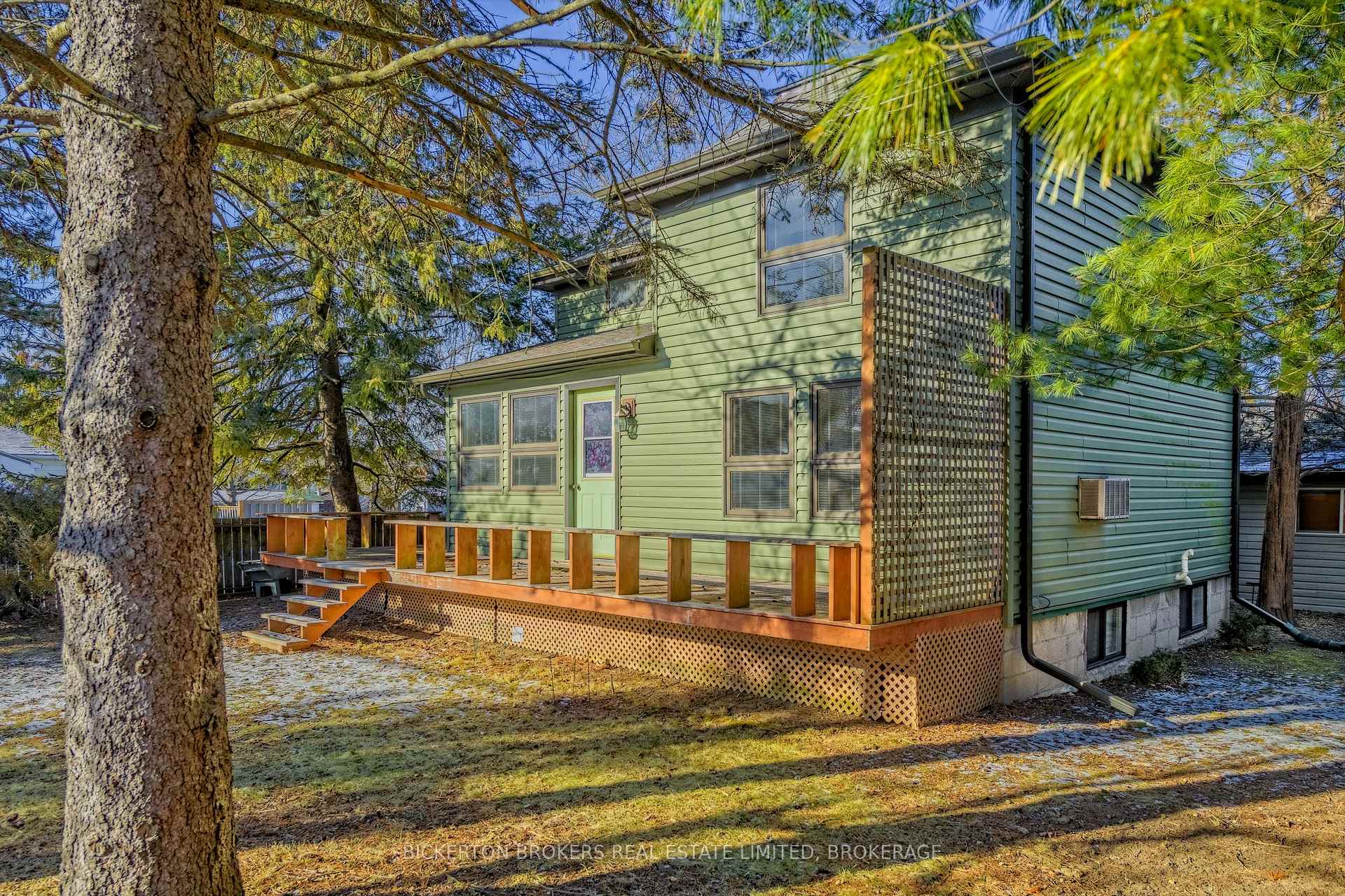 Photo 3 of 160 Georgiana Street, Gananoque — HOMEH