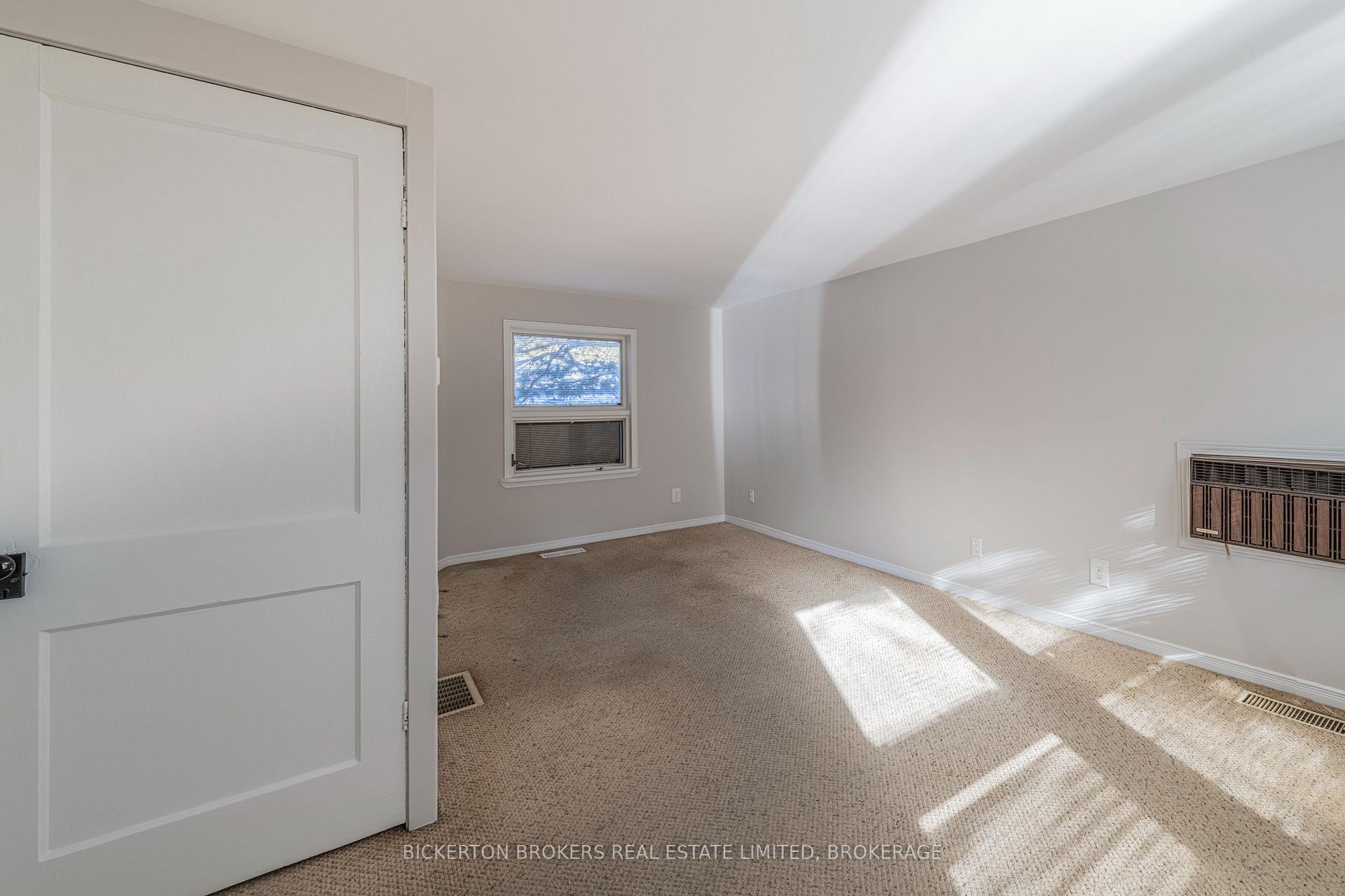 Photo 24 of 160 Georgiana Street, Gananoque — HOMEH