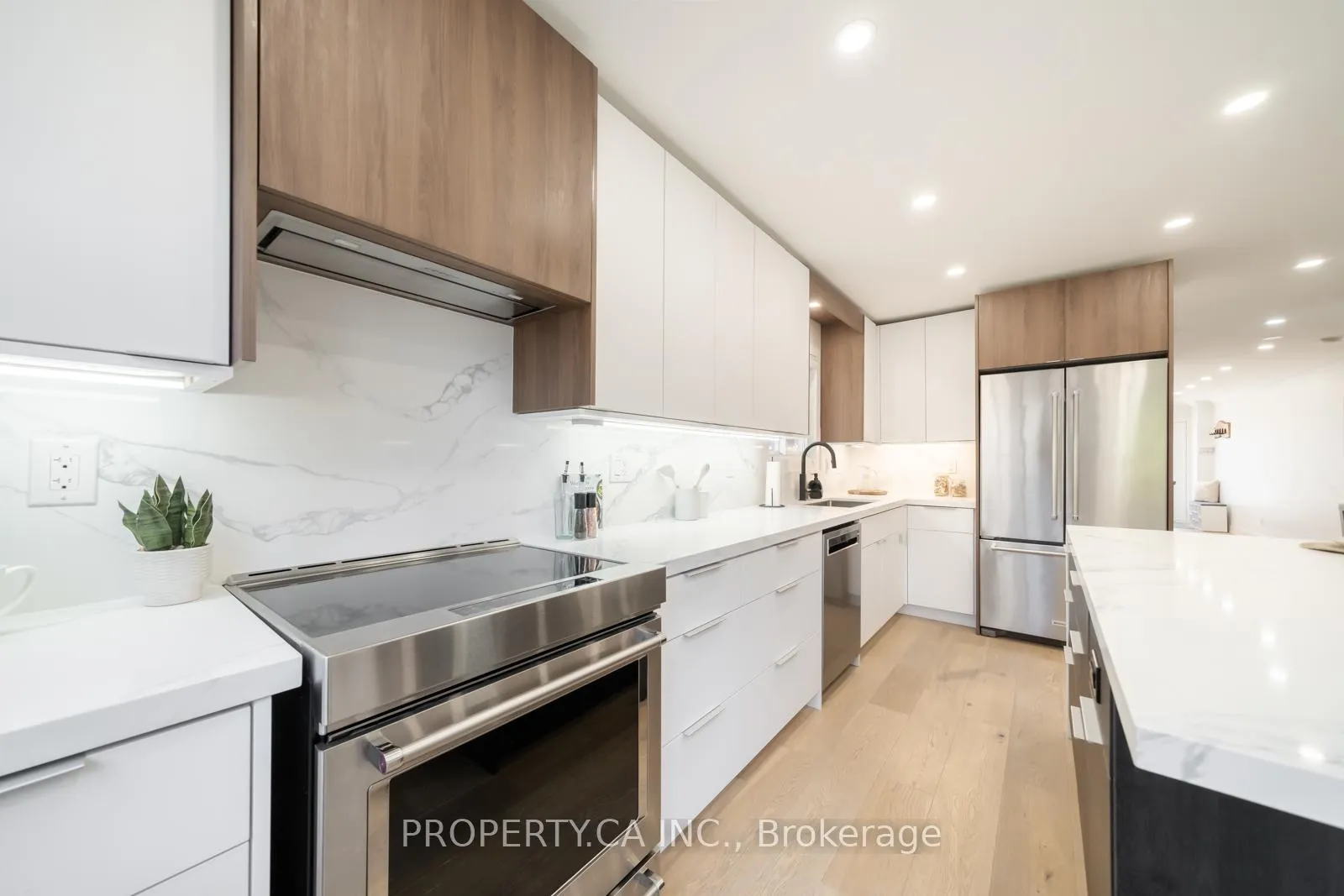Photo 15 of 340 Lauder Avenue, Toronto, Oakwood Village — HOMEH