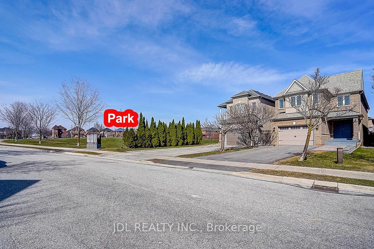 Photo 2 of 41 Emmitt Road W, Vaughan, Maple — HOMEH