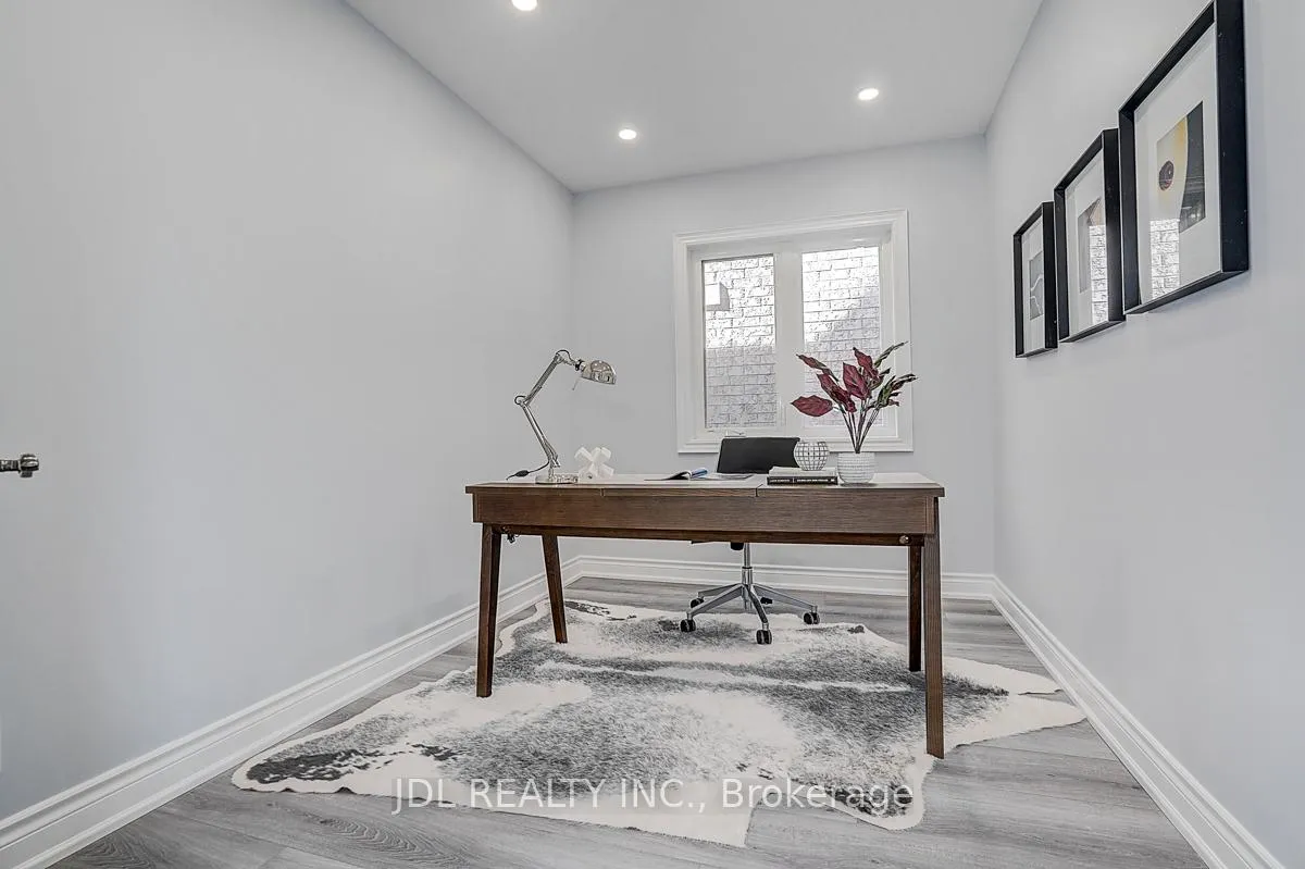Photo 9 of 41 Emmitt Road W, Vaughan, Maple — HOMEH