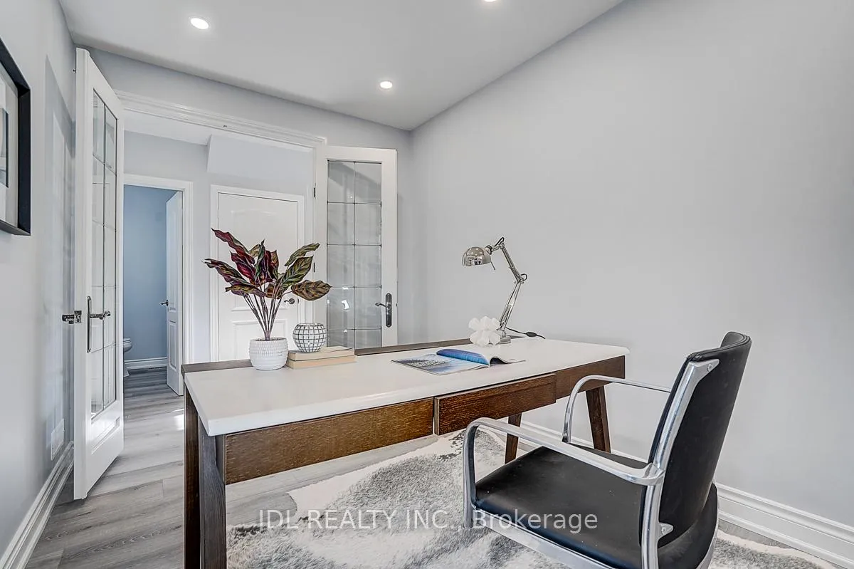 Photo 10 of 41 Emmitt Road W, Vaughan, Maple — HOMEH