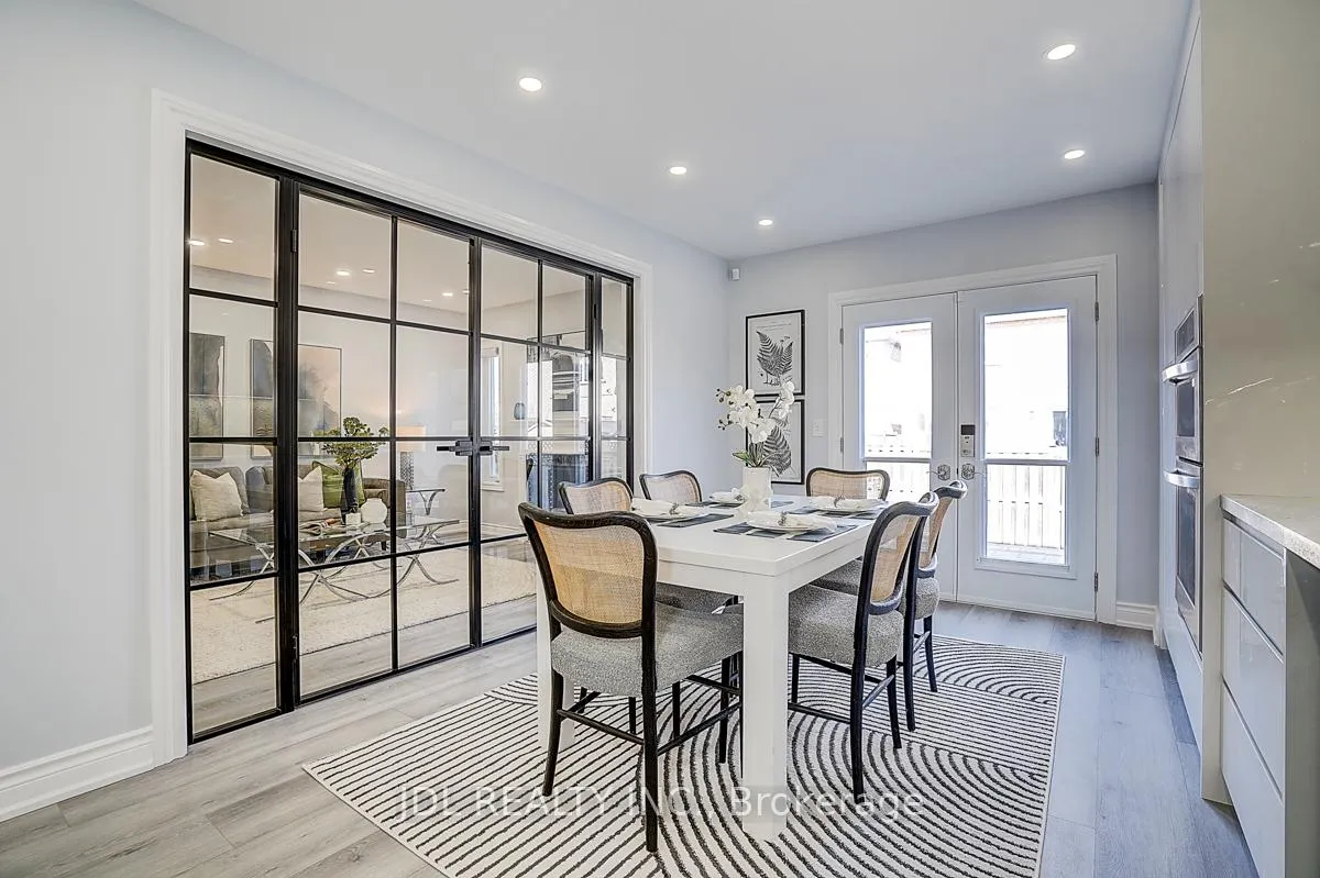 Photo 20 of 41 Emmitt Road W, Vaughan, Maple — HOMEH