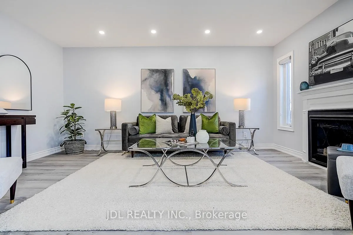 Photo 24 of 41 Emmitt Road W, Vaughan, Maple — HOMEH