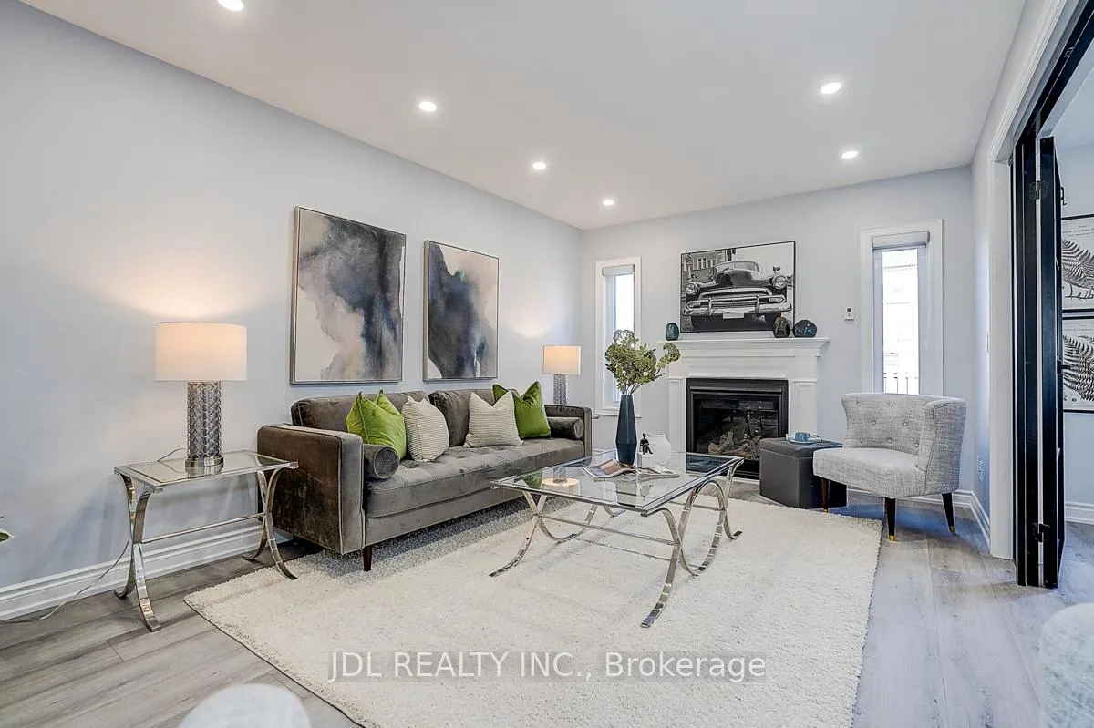 Photo 25 of 41 Emmitt Road W, Vaughan, Maple — HOMEH