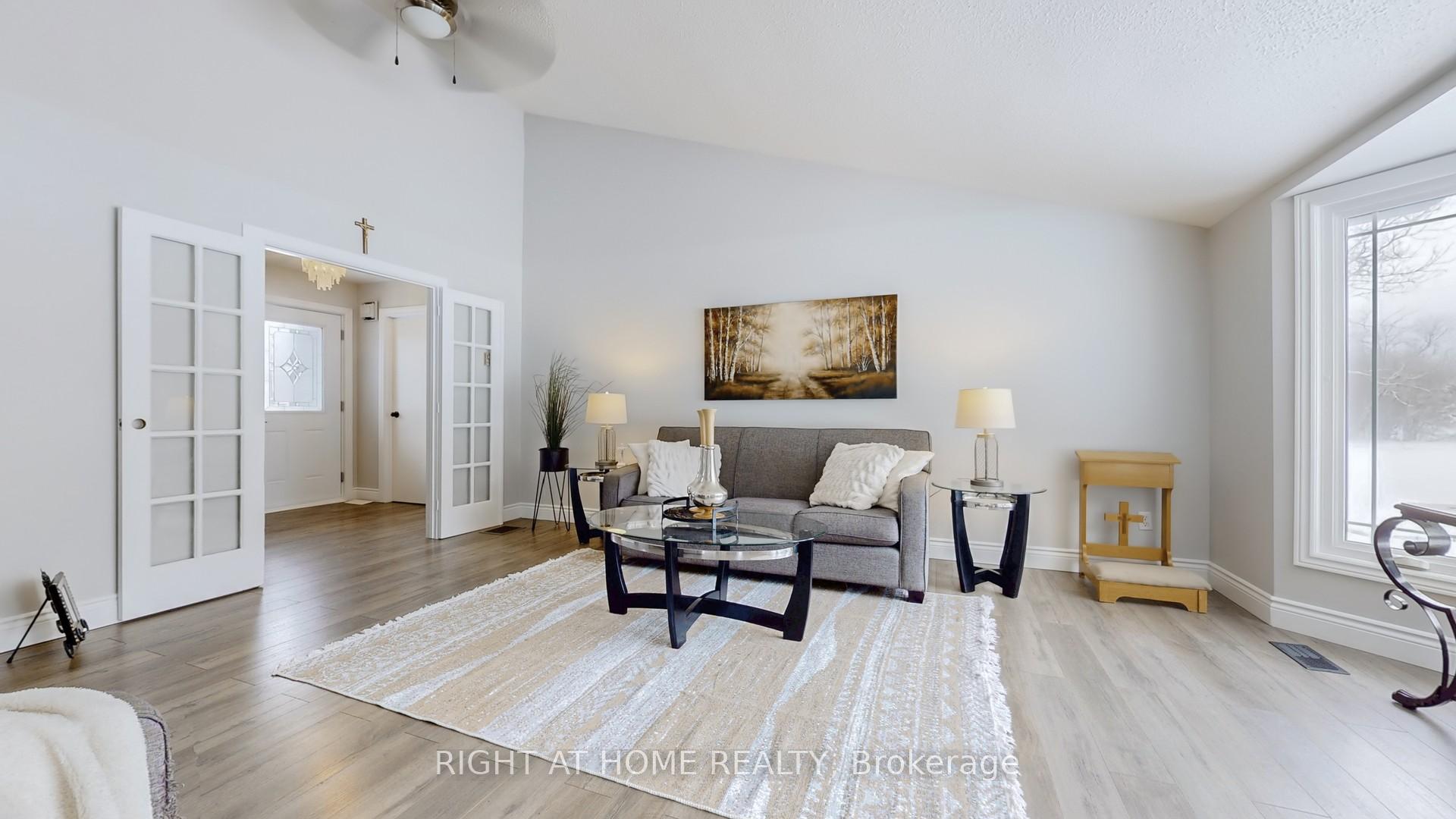 Photo 5 of 488 Ava Crescent, Cavan Monaghan, Cavan Twp — HOMEH