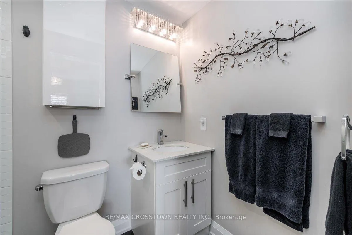Photo 18 of Unit 202, 720 Yonge Street, Barrie, Painswick South — HOMEH