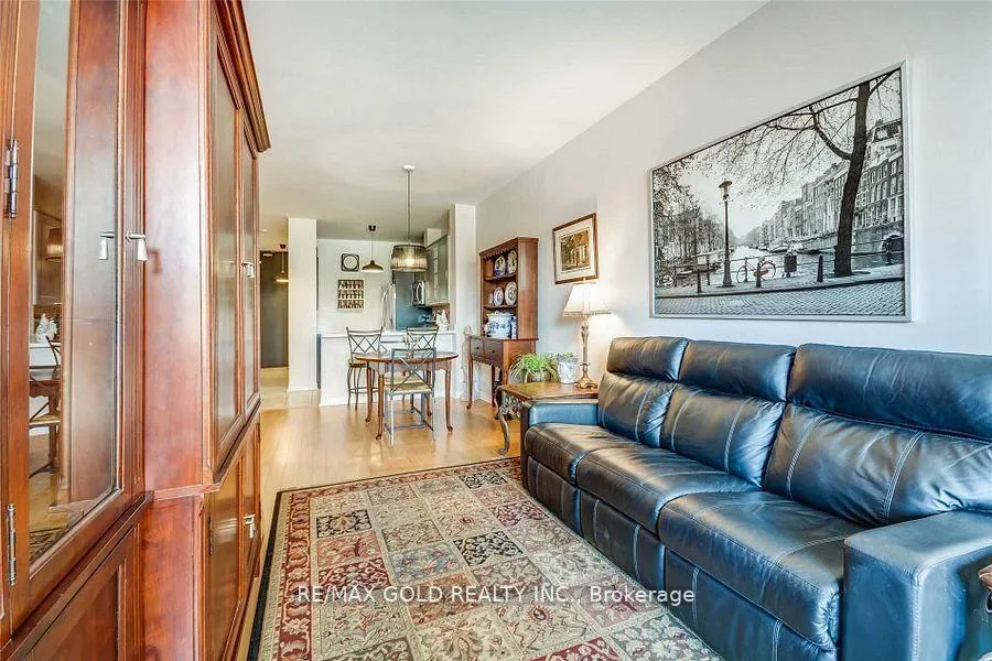 Photo 8 of Unit 203, 10 Gateway Boulevard, Toronto, Flemingdon Park — HOMEH