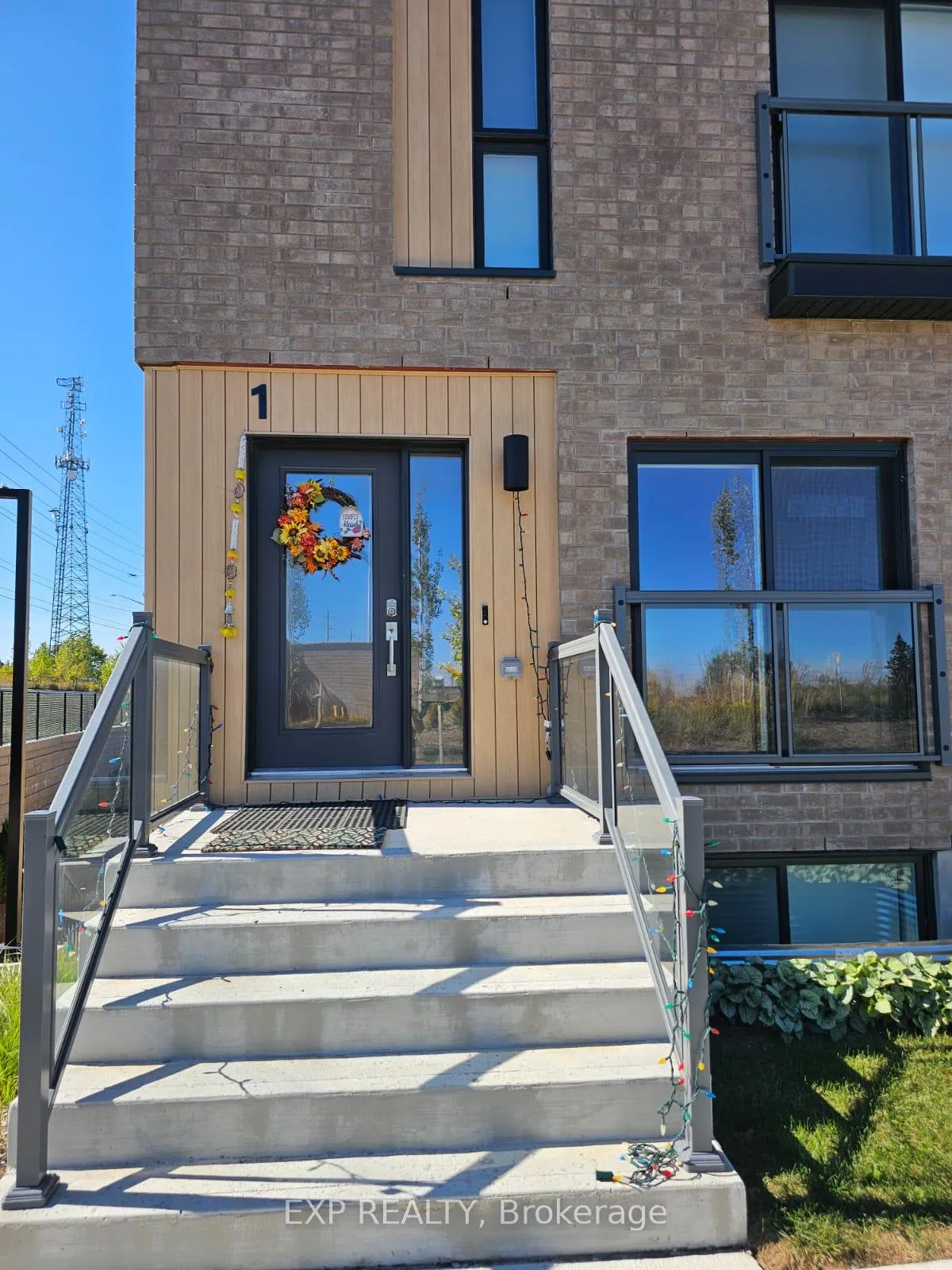 Photo 4 of 1 Benninger Drive, Kitchener — HOMEH