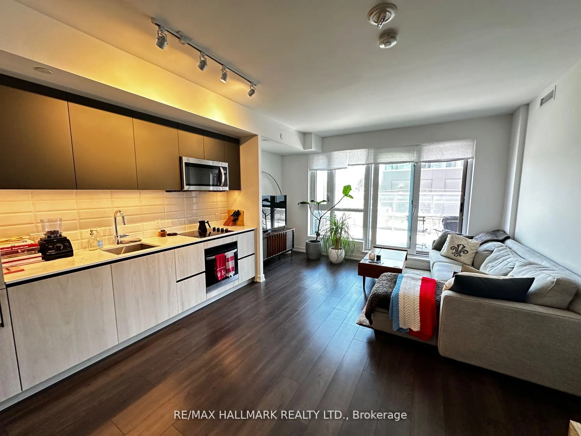 Photo 3 of Unit 401, 150 Logan Avenue, Toronto, South Riverdale — HOMEH