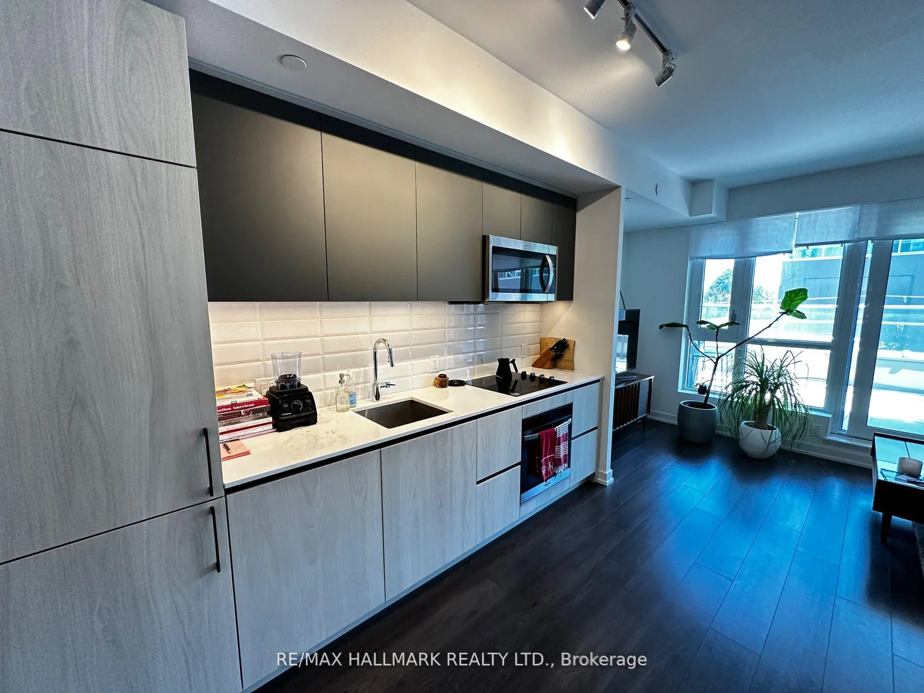 Photo 4 of Unit 401, 150 Logan Avenue, Toronto, South Riverdale — HOMEH