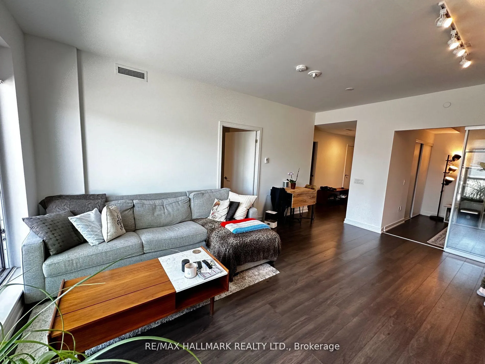 Photo 7 of Unit 401, 150 Logan Avenue, Toronto, South Riverdale — HOMEH