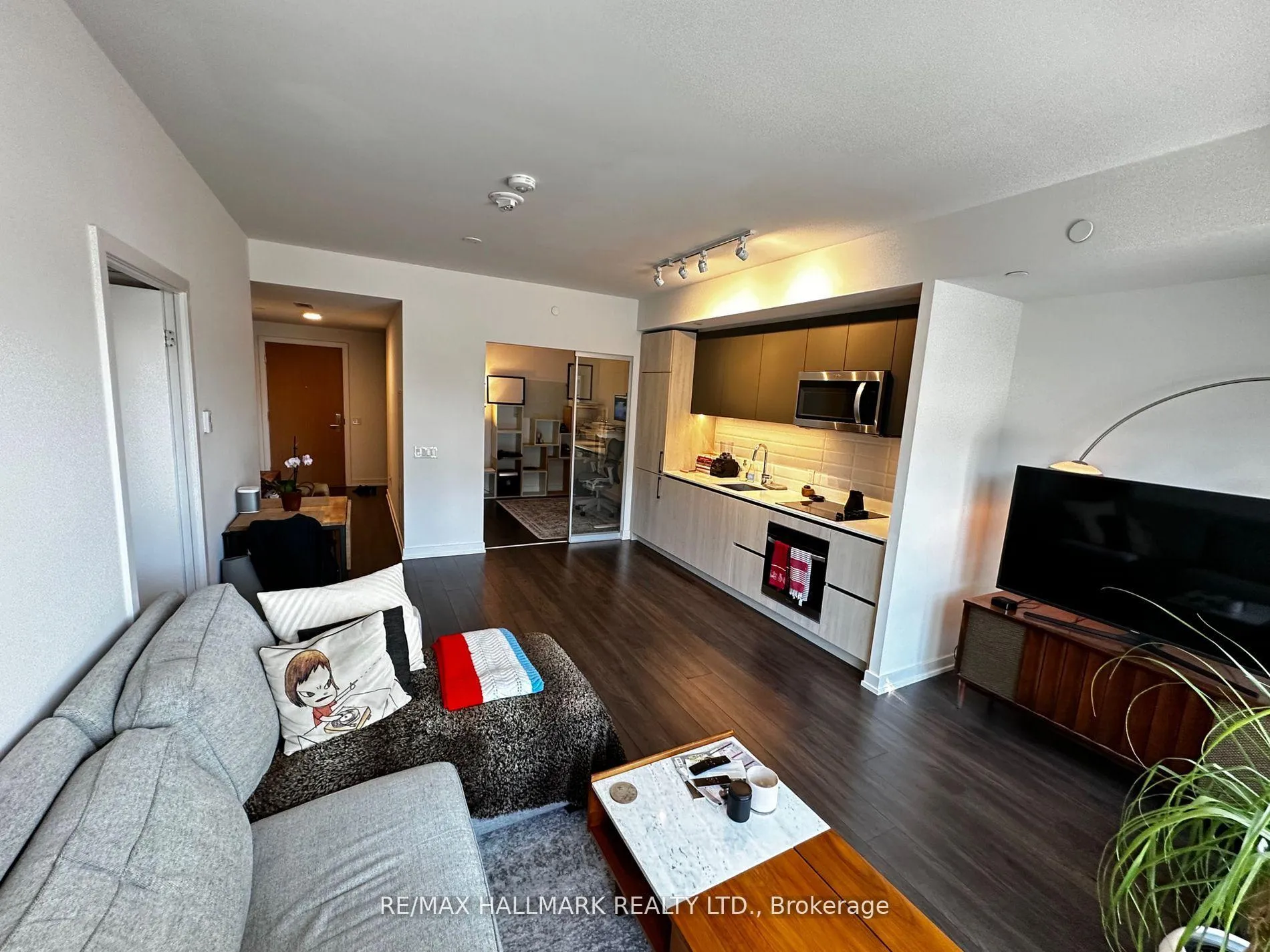 Photo 8 of Unit 401, 150 Logan Avenue, Toronto, South Riverdale — HOMEH