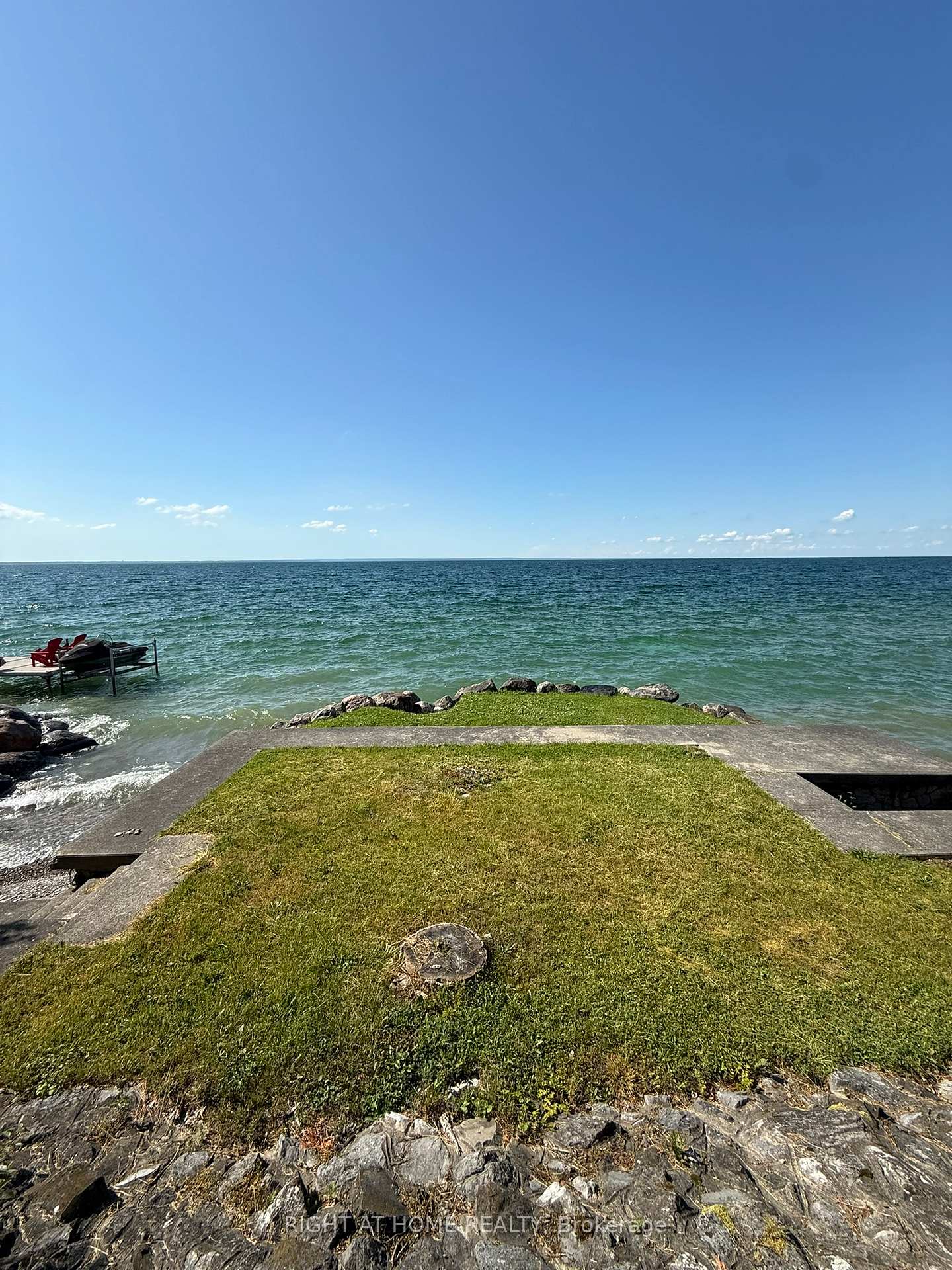 Photo 4 of 519 Lake Drive E, Georgina, Historic Lakeshore Communities — HOMEH