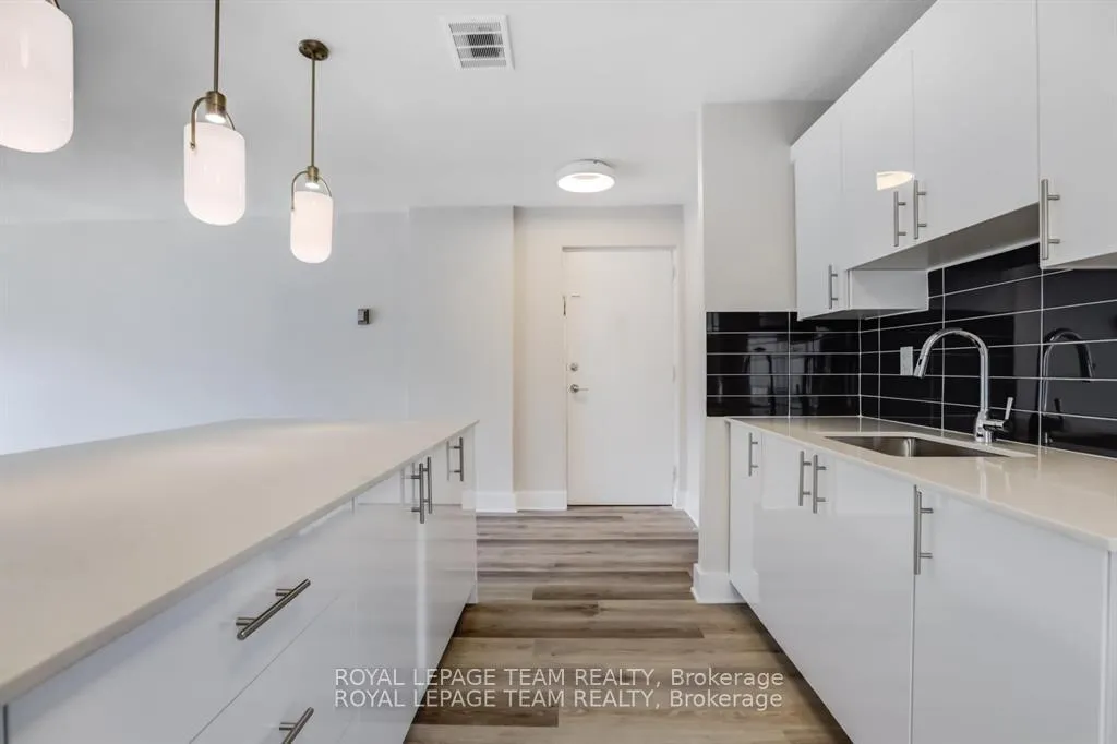 Photo 5 of Unit 607, 325 Besserer Street, Ottawa, Sandy Hill — HOMEH