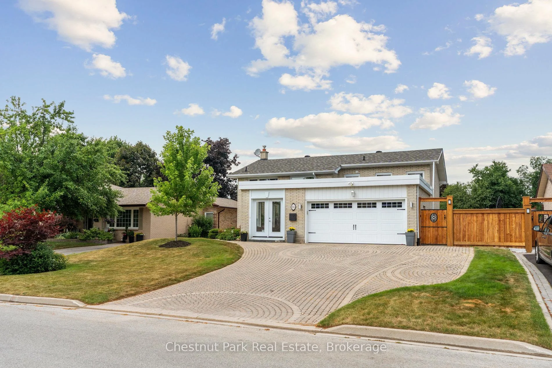 Photo 2 of 16 Davies Crescent, Barrie, Grove East — HOMEH