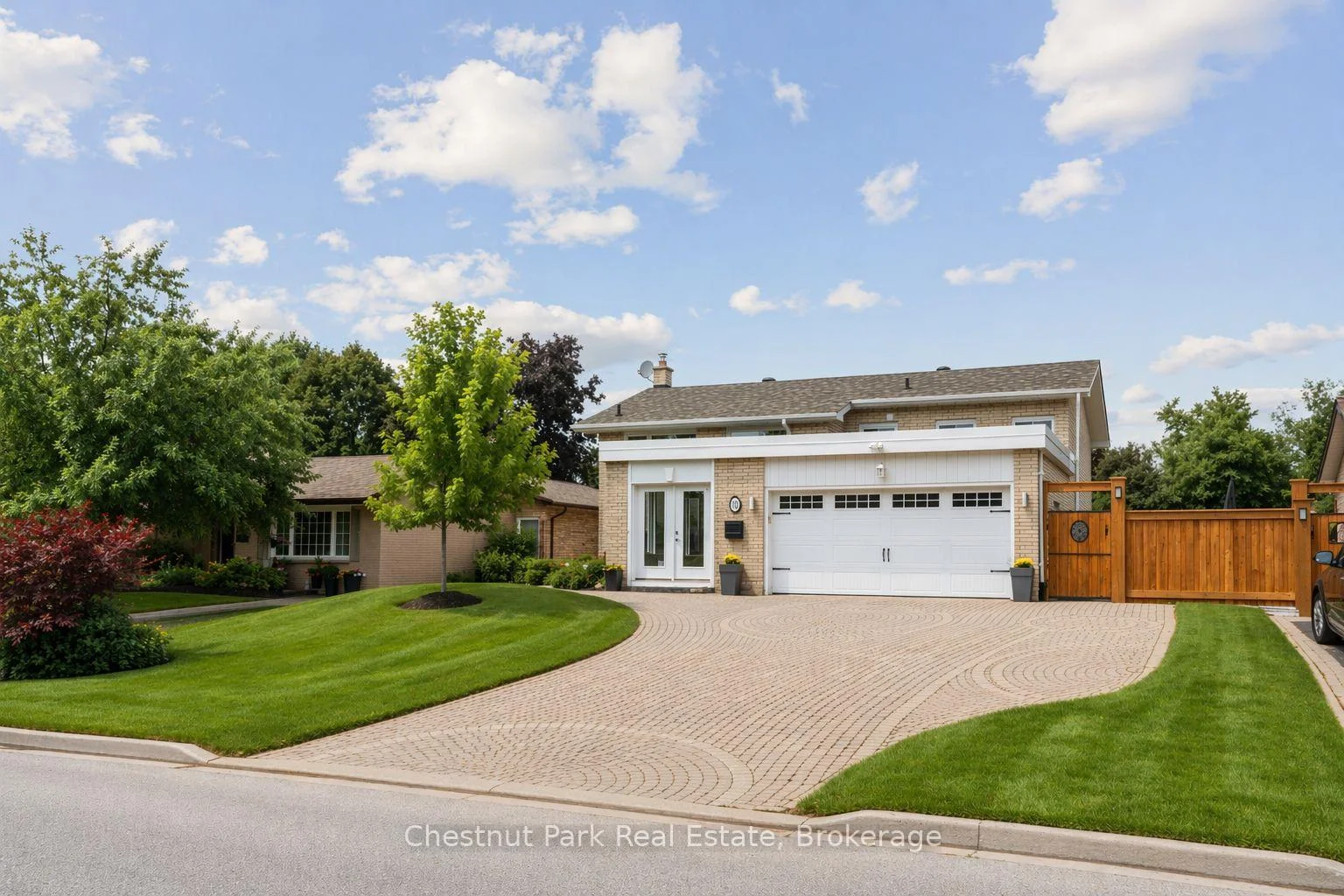 Photo 3 of 16 Davies Crescent, Barrie, Grove East — HOMEH