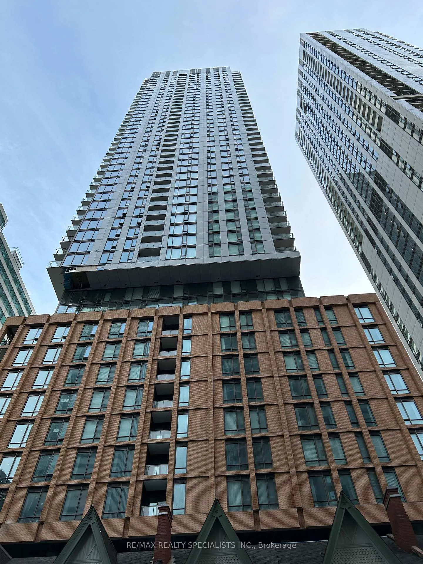 Front of Unit 607, 8 Widmer Street