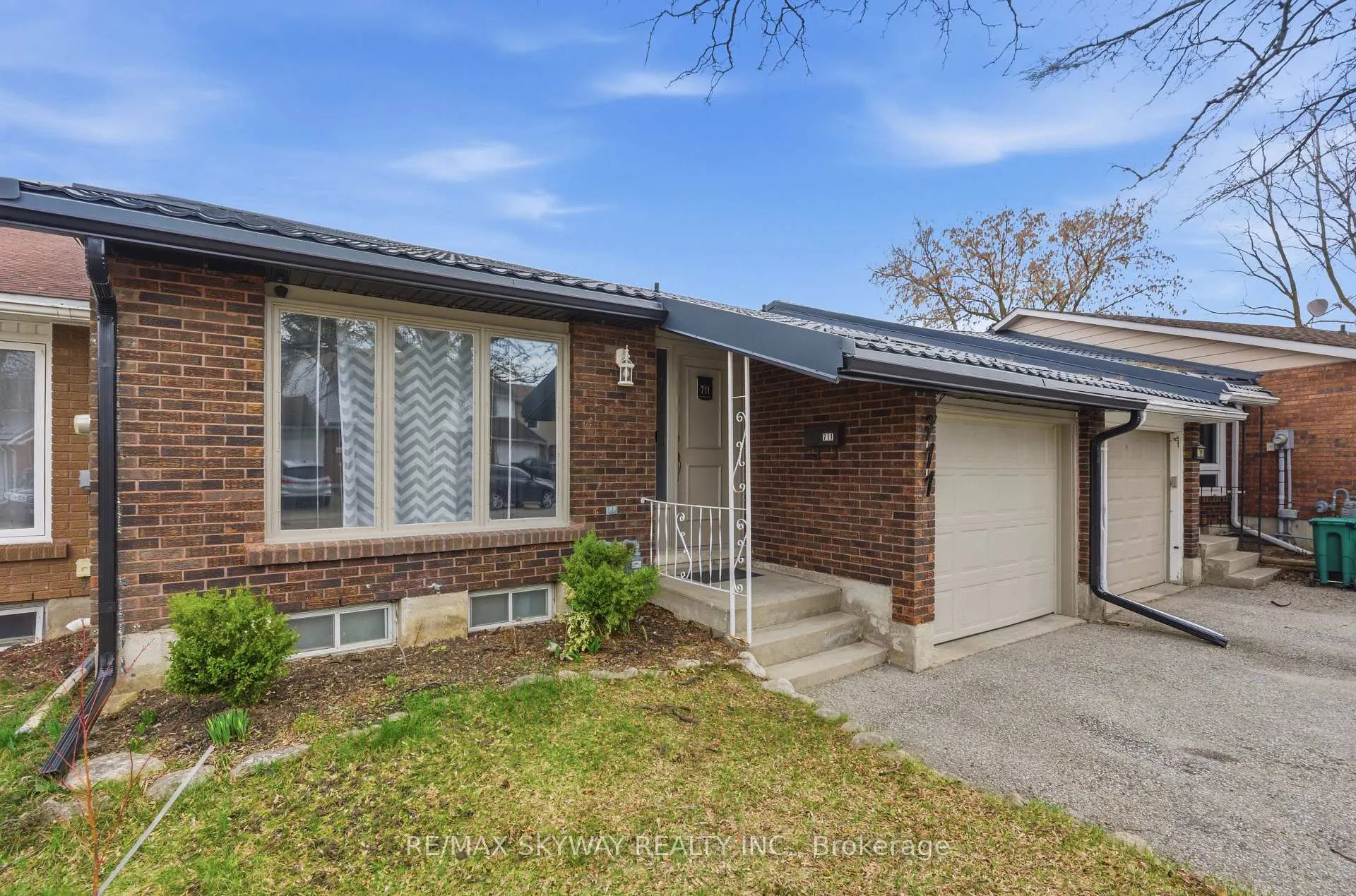 Photo 2 of 711 Hillview Road, Cambridge — HOMEH