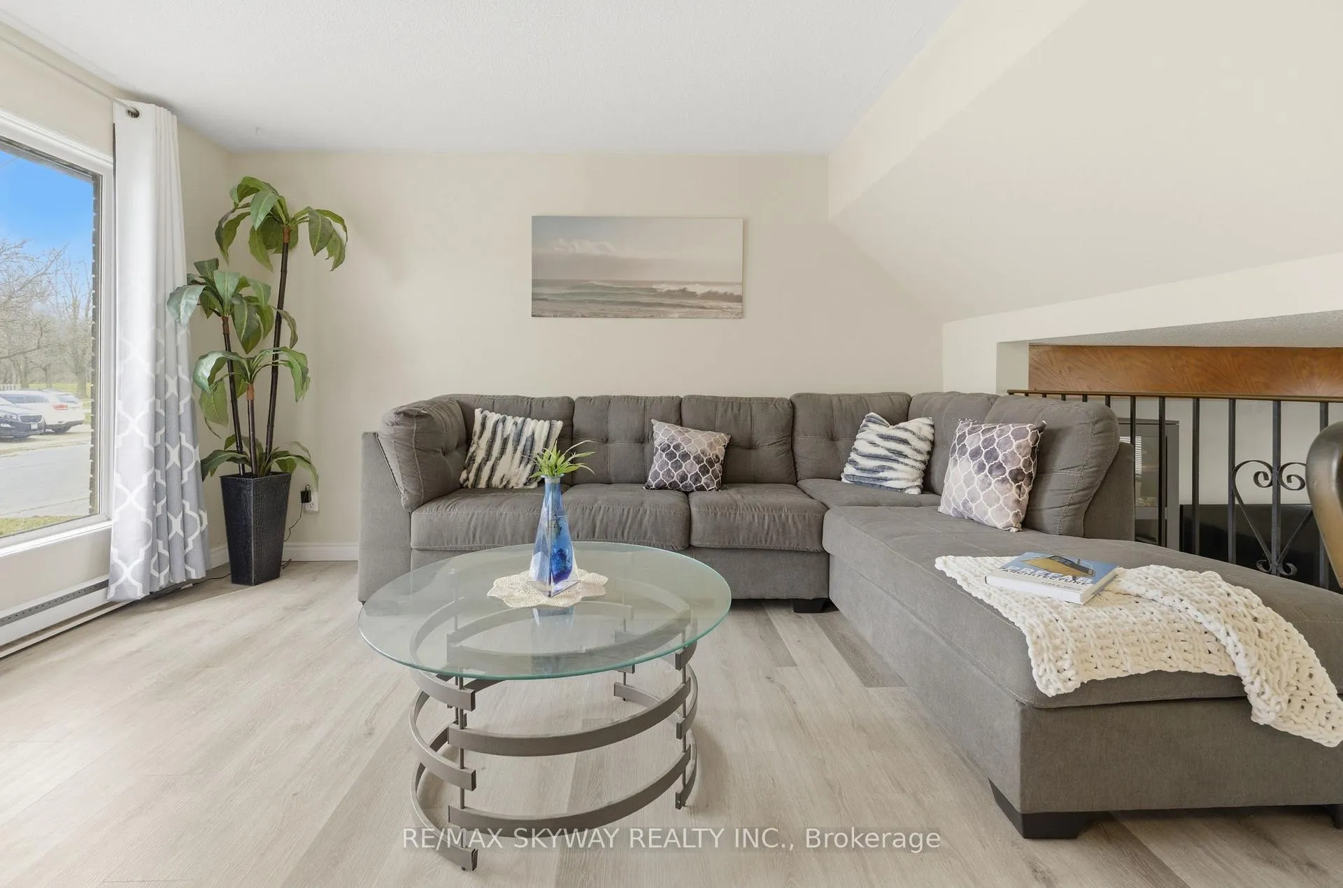 Photo 4 of 711 Hillview Road, Cambridge — HOMEH