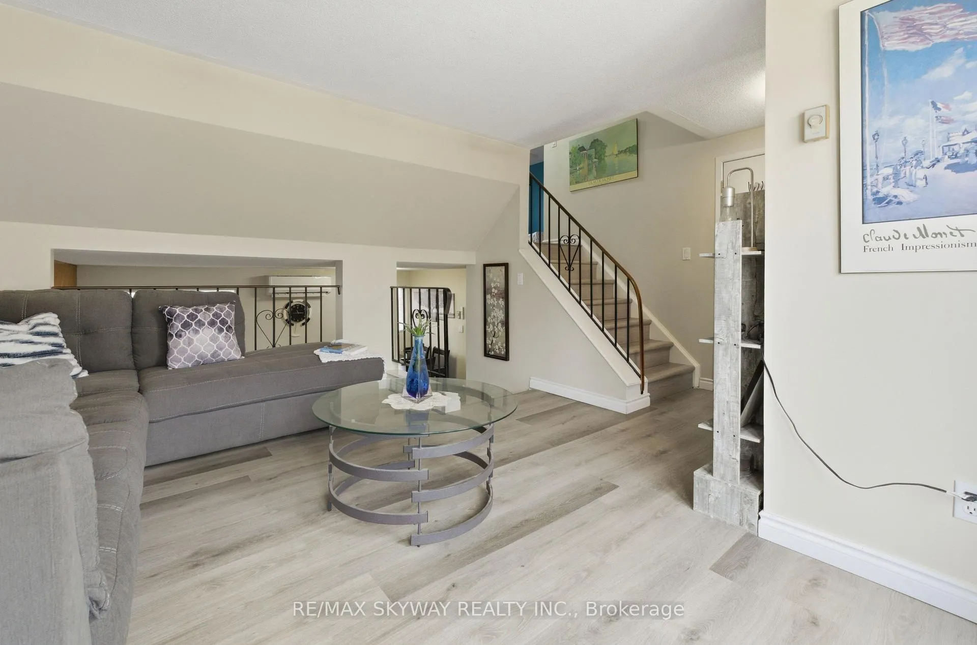 Photo 5 of 711 Hillview Road, Cambridge — HOMEH