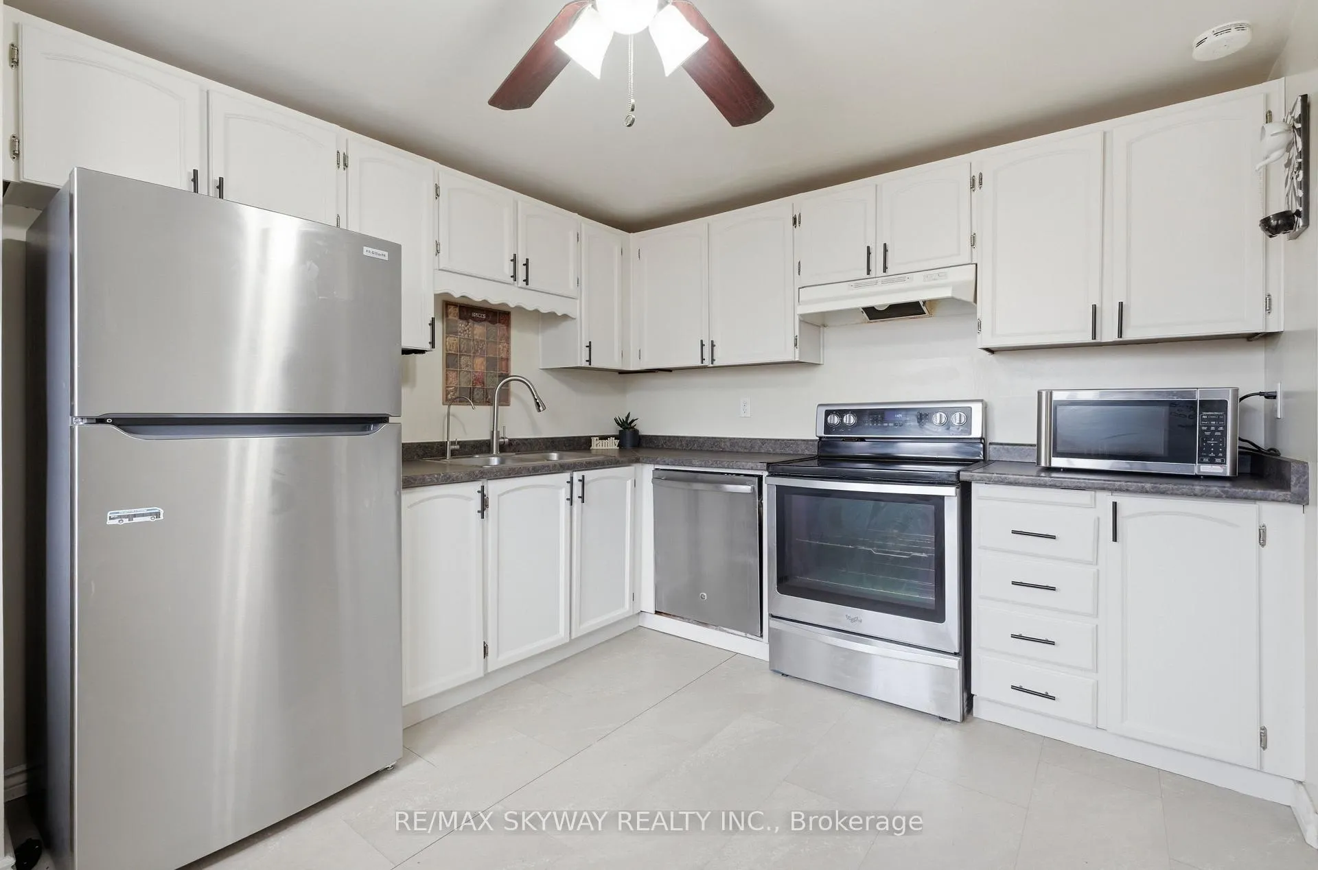 Photo 8 of 711 Hillview Road, Cambridge — HOMEH