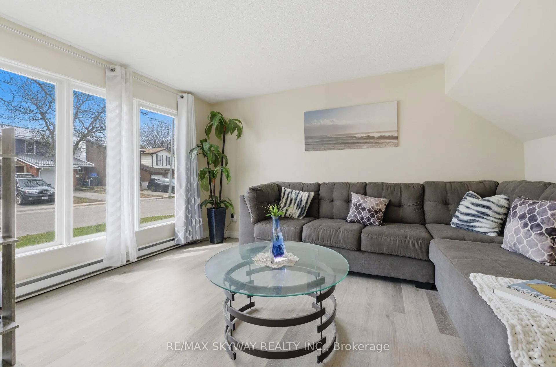 Photo 17 of 711 Hillview Road, Cambridge — HOMEH