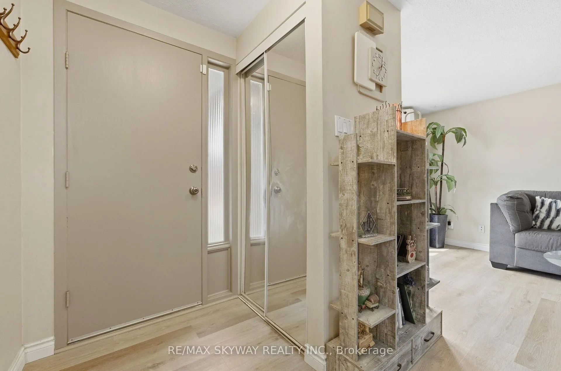 Photo 18 of 711 Hillview Road, Cambridge — HOMEH
