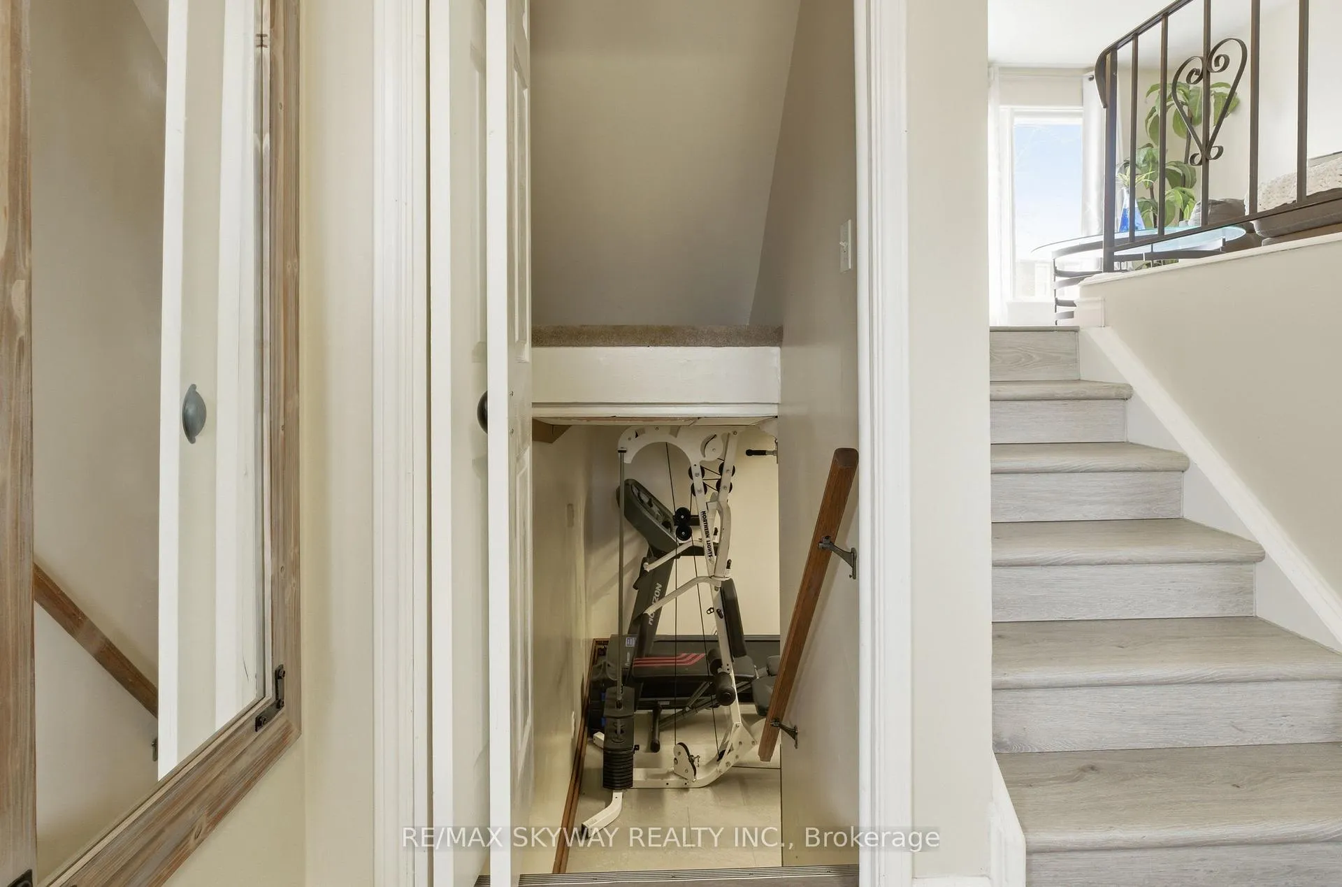 Photo 19 of 711 Hillview Road, Cambridge — HOMEH