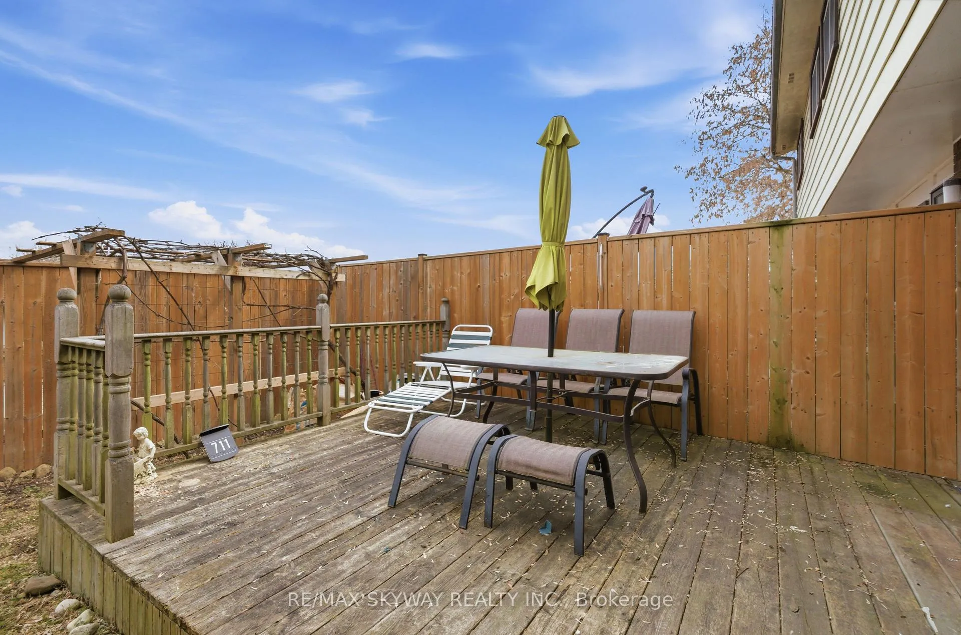 Photo 23 of 711 Hillview Road, Cambridge — HOMEH