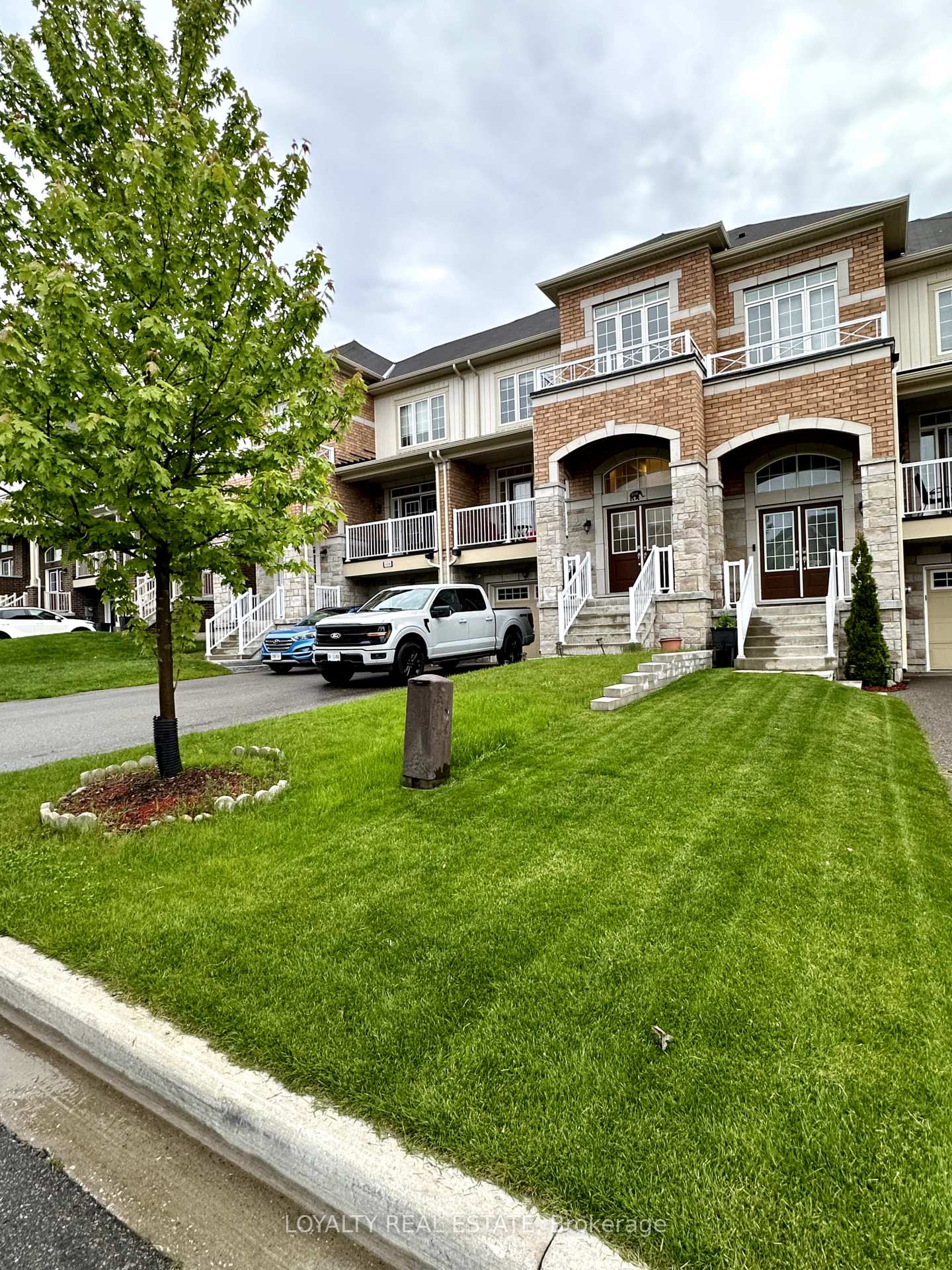 Photo 2 of 108 Elephant Hill Drive, Clarington, Bowmanville — HOMEH