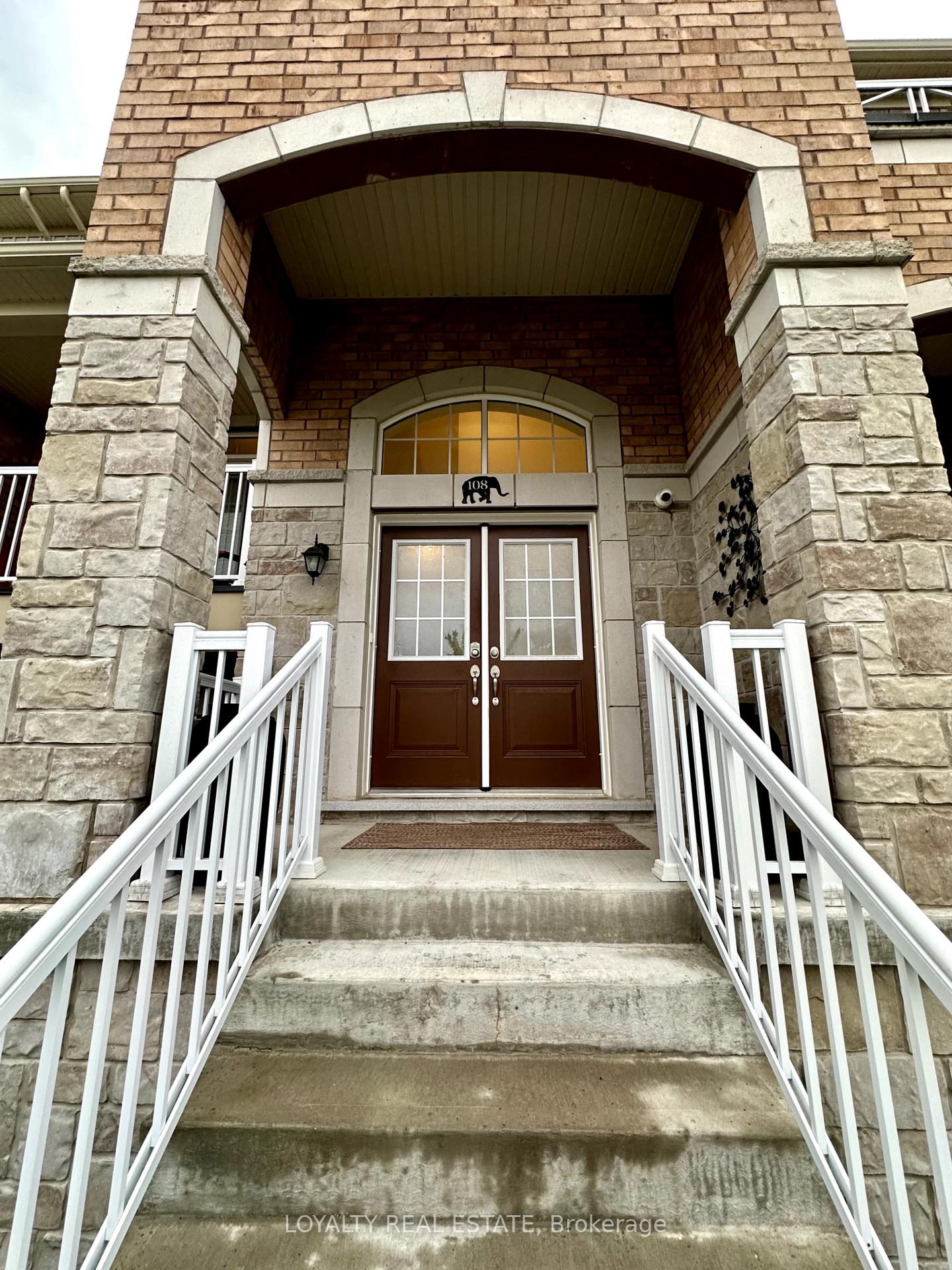 Photo 3 of 108 Elephant Hill Drive, Clarington, Bowmanville — HOMEH