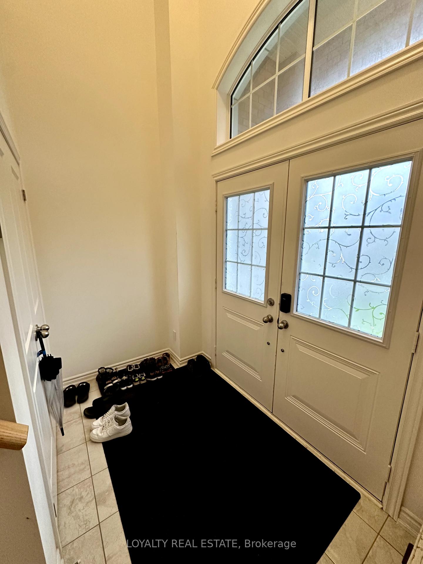 Photo 4 of 108 Elephant Hill Drive, Clarington, Bowmanville — HOMEH