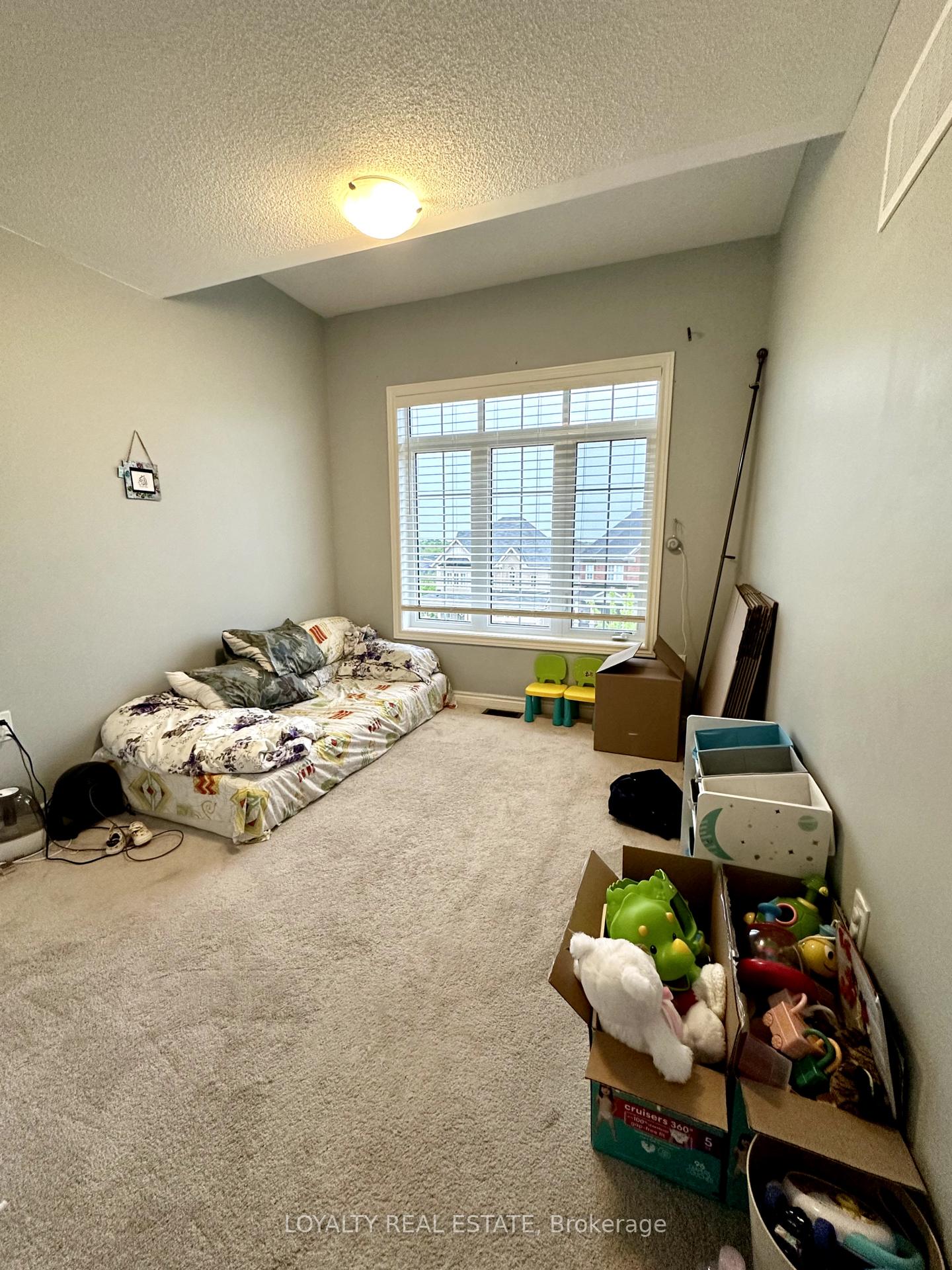 Photo 17 of 108 Elephant Hill Drive, Clarington, Bowmanville — HOMEH