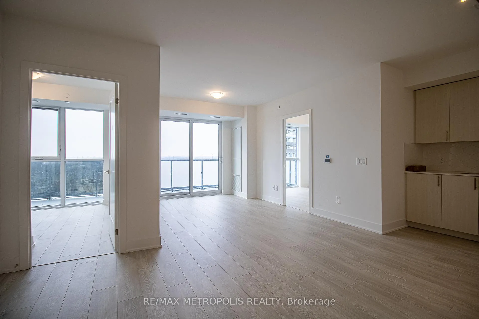 Photo 6 of Unit 708, 2545 Simcoe Street N, Oshawa, Windfields — HOMEH