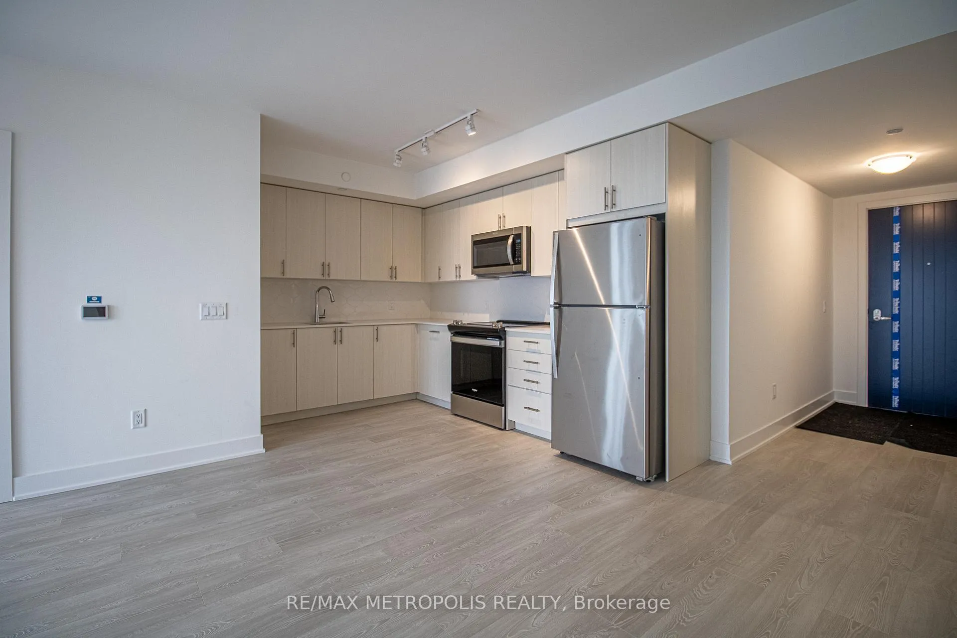 Photo 11 of Unit 708, 2545 Simcoe Street N, Oshawa, Windfields — HOMEH
