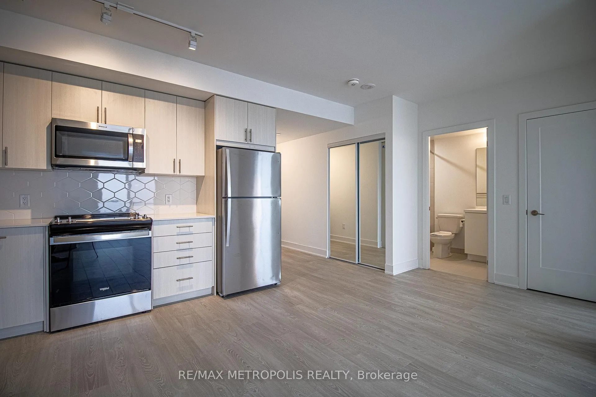 Photo 13 of Unit 708, 2545 Simcoe Street N, Oshawa, Windfields — HOMEH