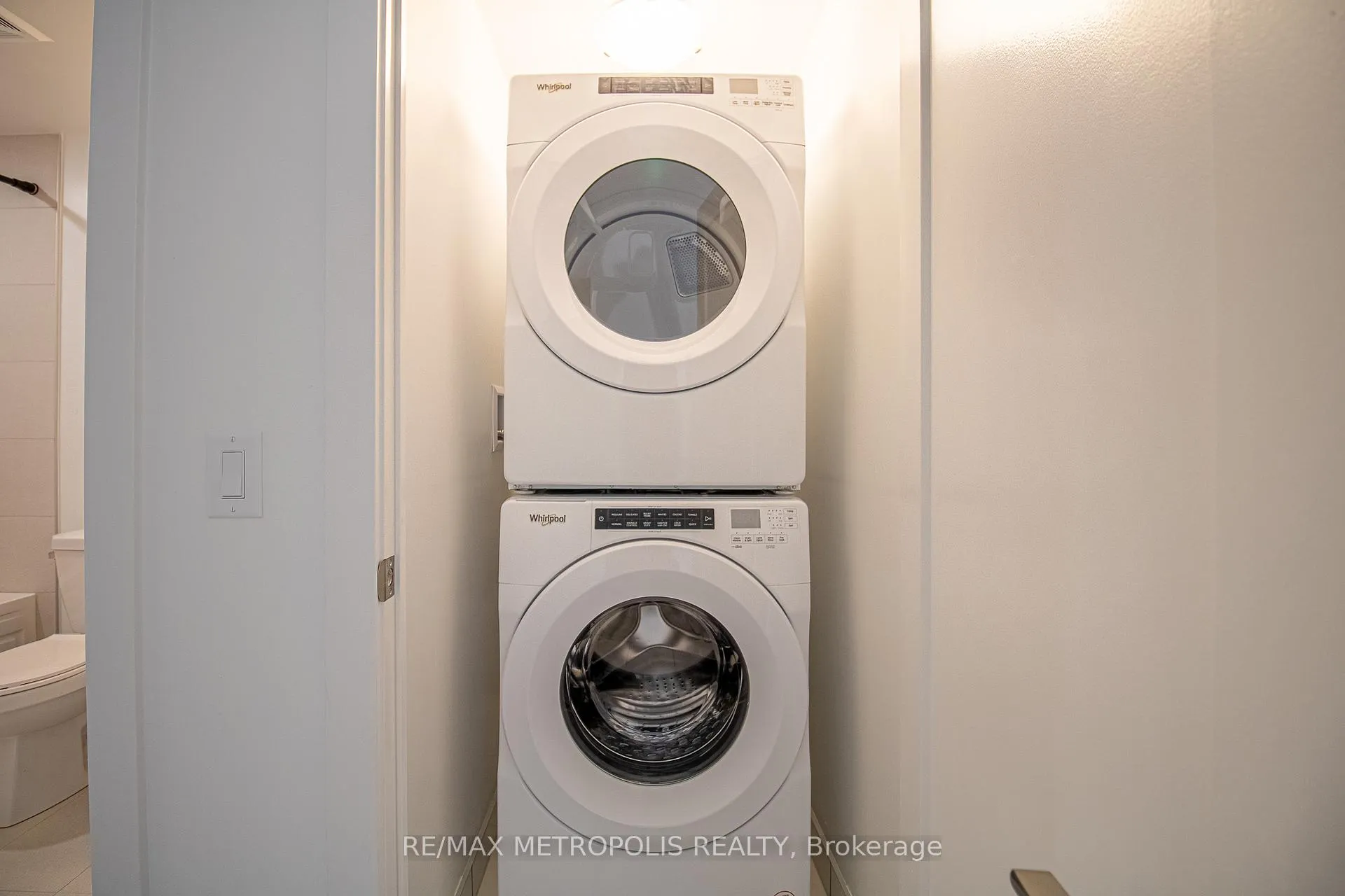 Photo 17 of Unit 708, 2545 Simcoe Street N, Oshawa, Windfields — HOMEH
