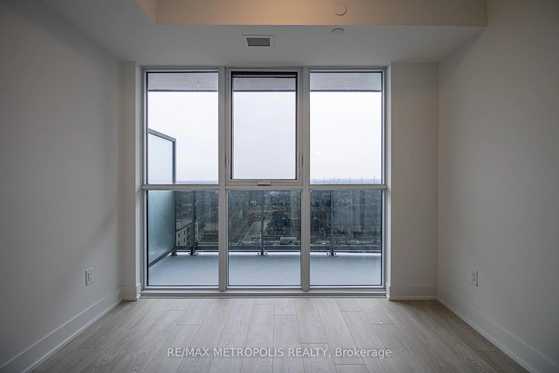 Photo 19 of Unit 708, 2545 Simcoe Street N, Oshawa, Windfields — HOMEH