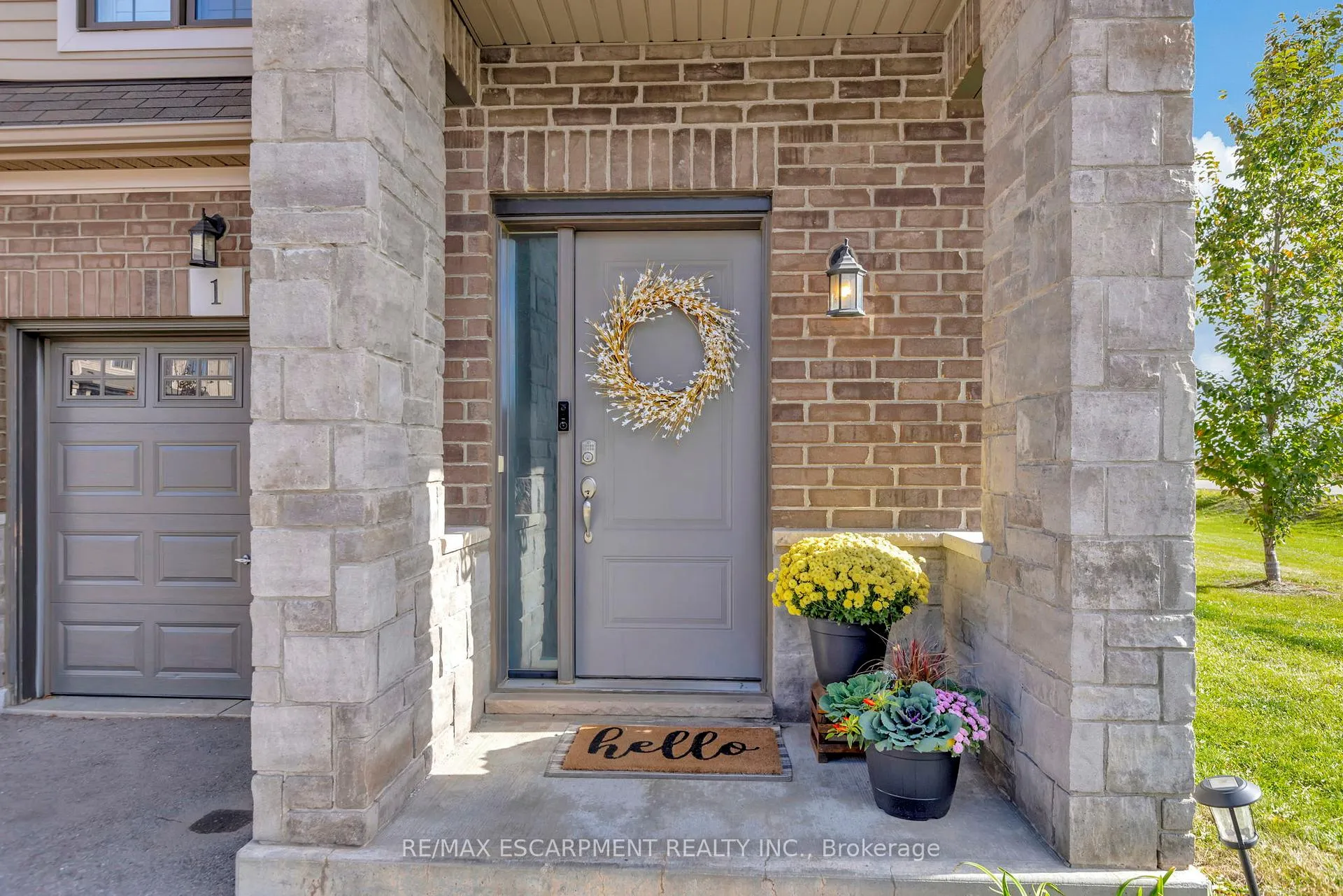 Photo 4 of Unit 1, 377 Glancaster Road, Hamilton, Rural Glanbrook — HOMEH