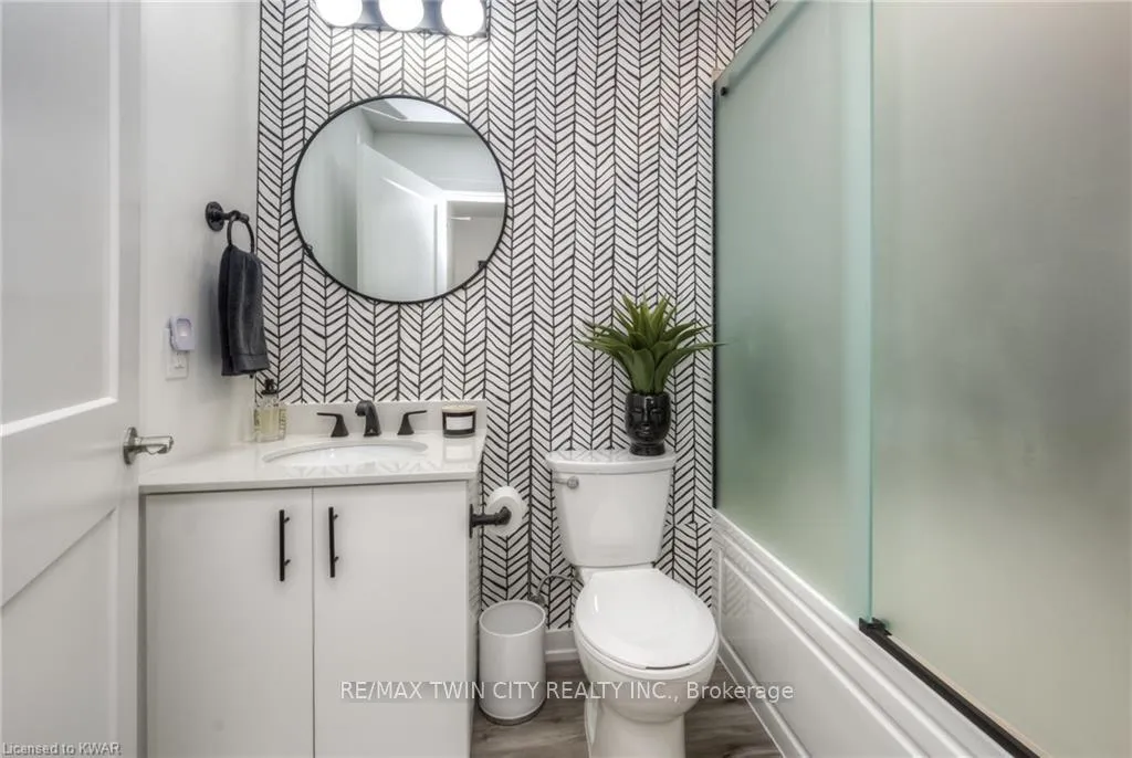 Photo 4 of Unit 217, 251 Northfield Drive E, Waterloo, Colonial Acres — HOMEH