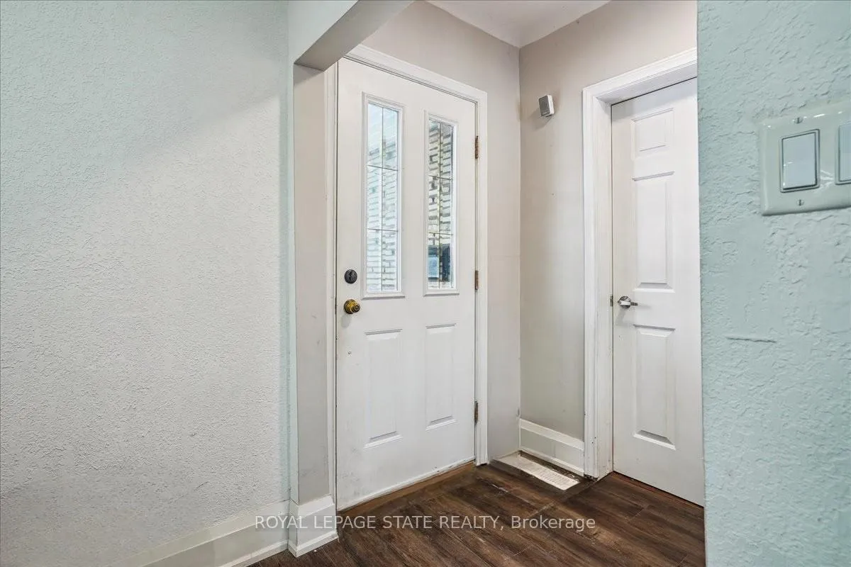 Photo 4 of Unit Upper, 251 King Street E, Hamilton, Stoney Creek — HOMEH
