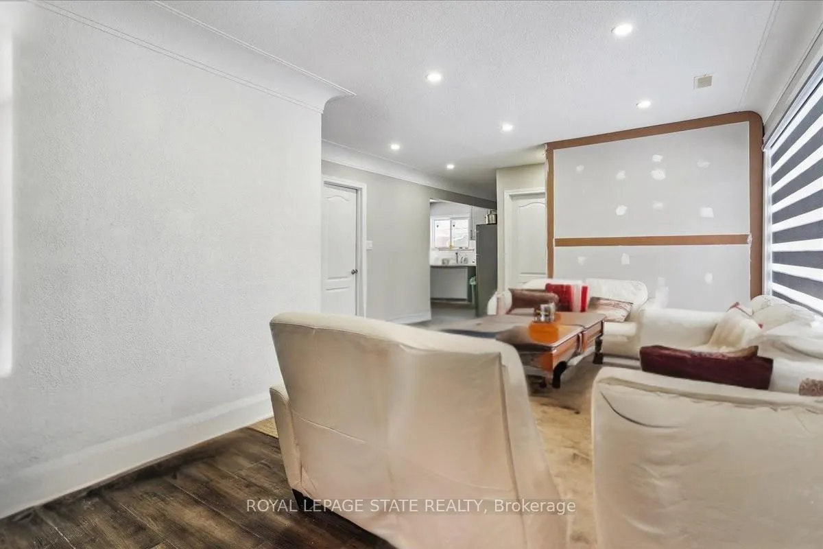 Photo 5 of Unit Upper, 251 King Street E, Hamilton, Stoney Creek — HOMEH