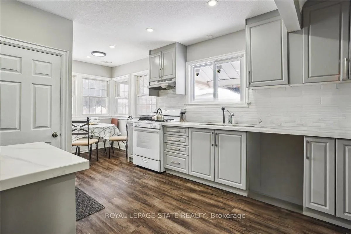 Photo 7 of Unit Upper, 251 King Street E, Hamilton, Stoney Creek — HOMEH